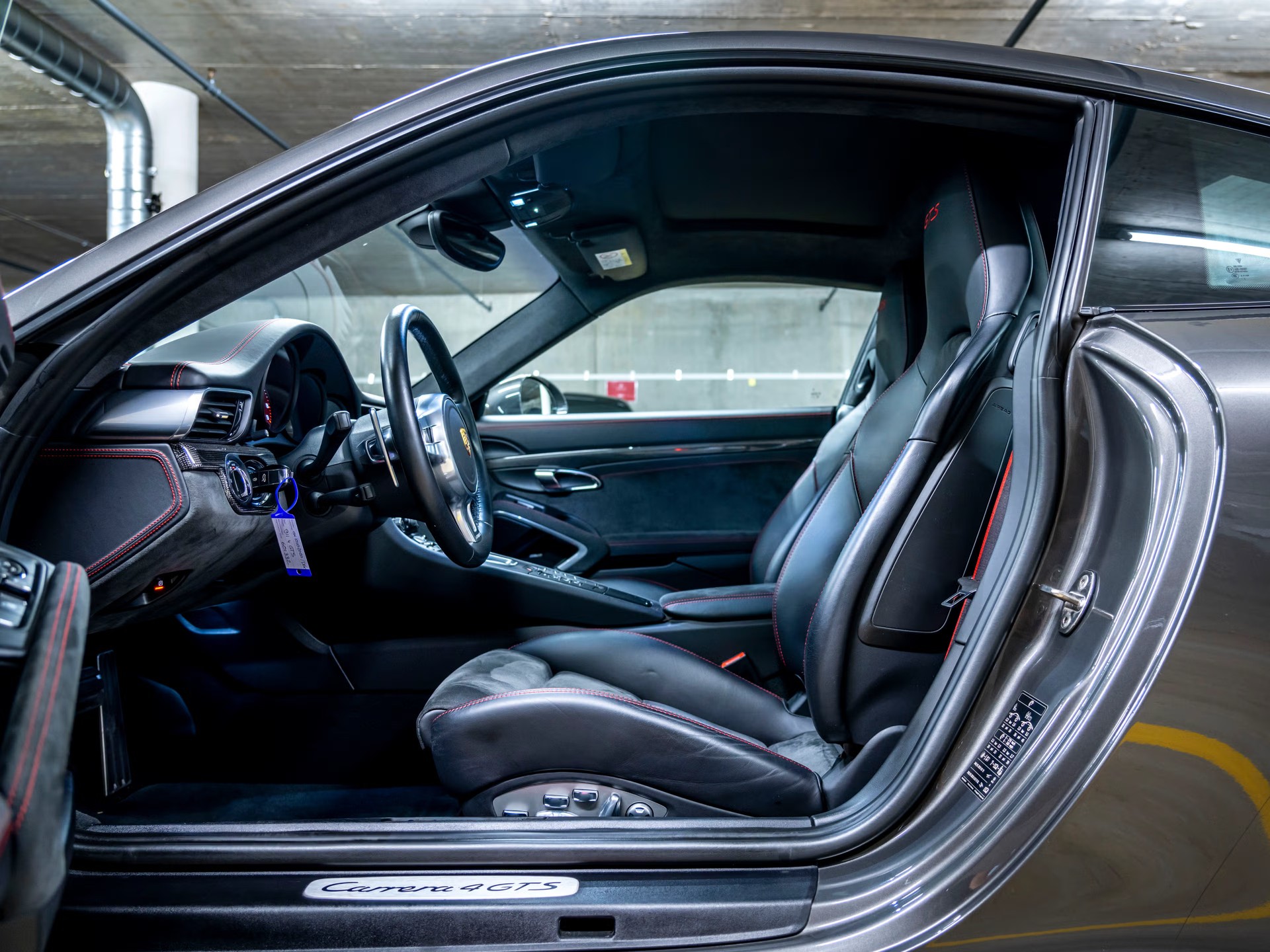 PORSCHE 911 Carrera 4 GTS PDK-image-1
