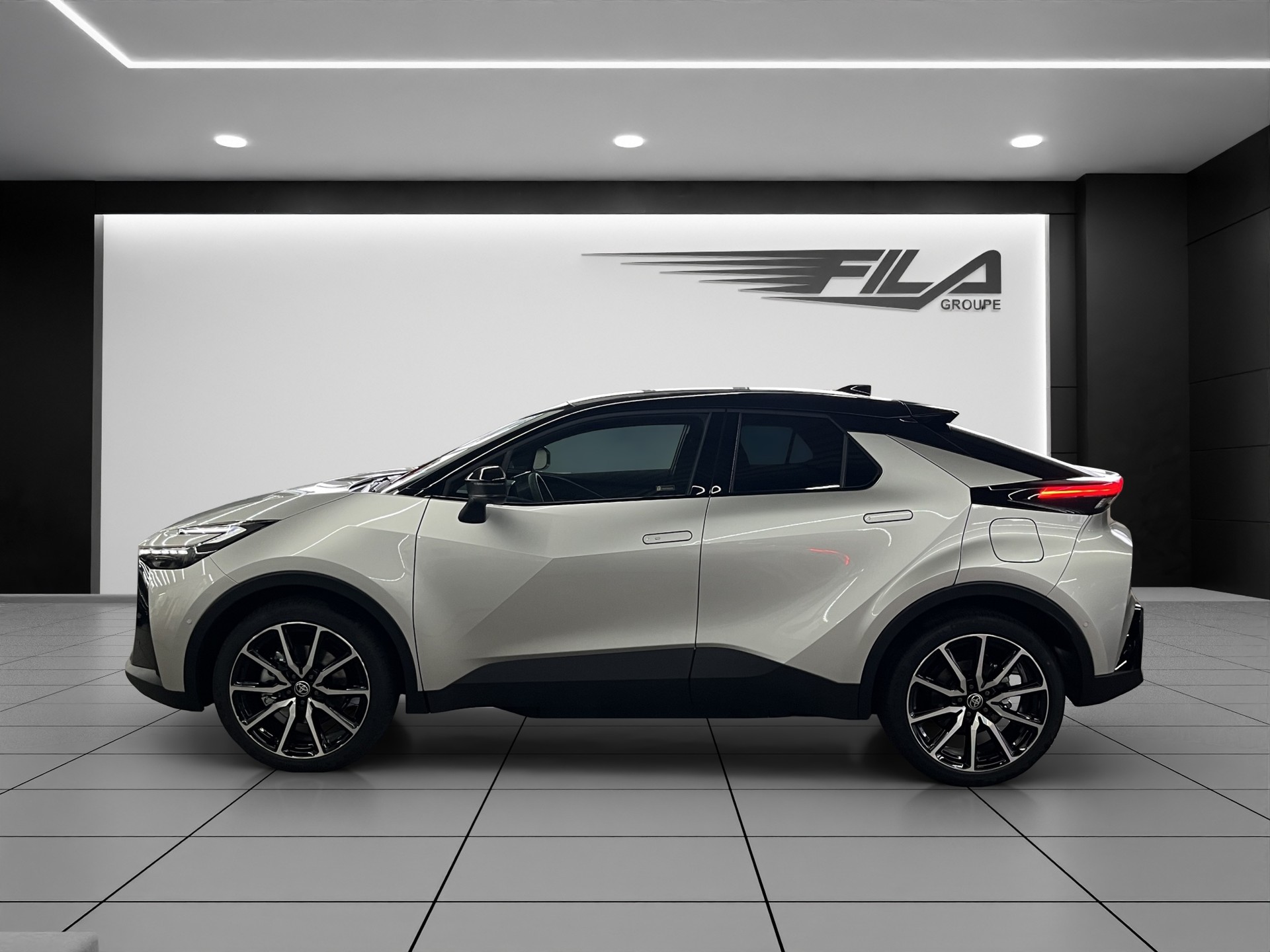 TOYOTA C-HR 2.0 PHEV GR Sport-image-3