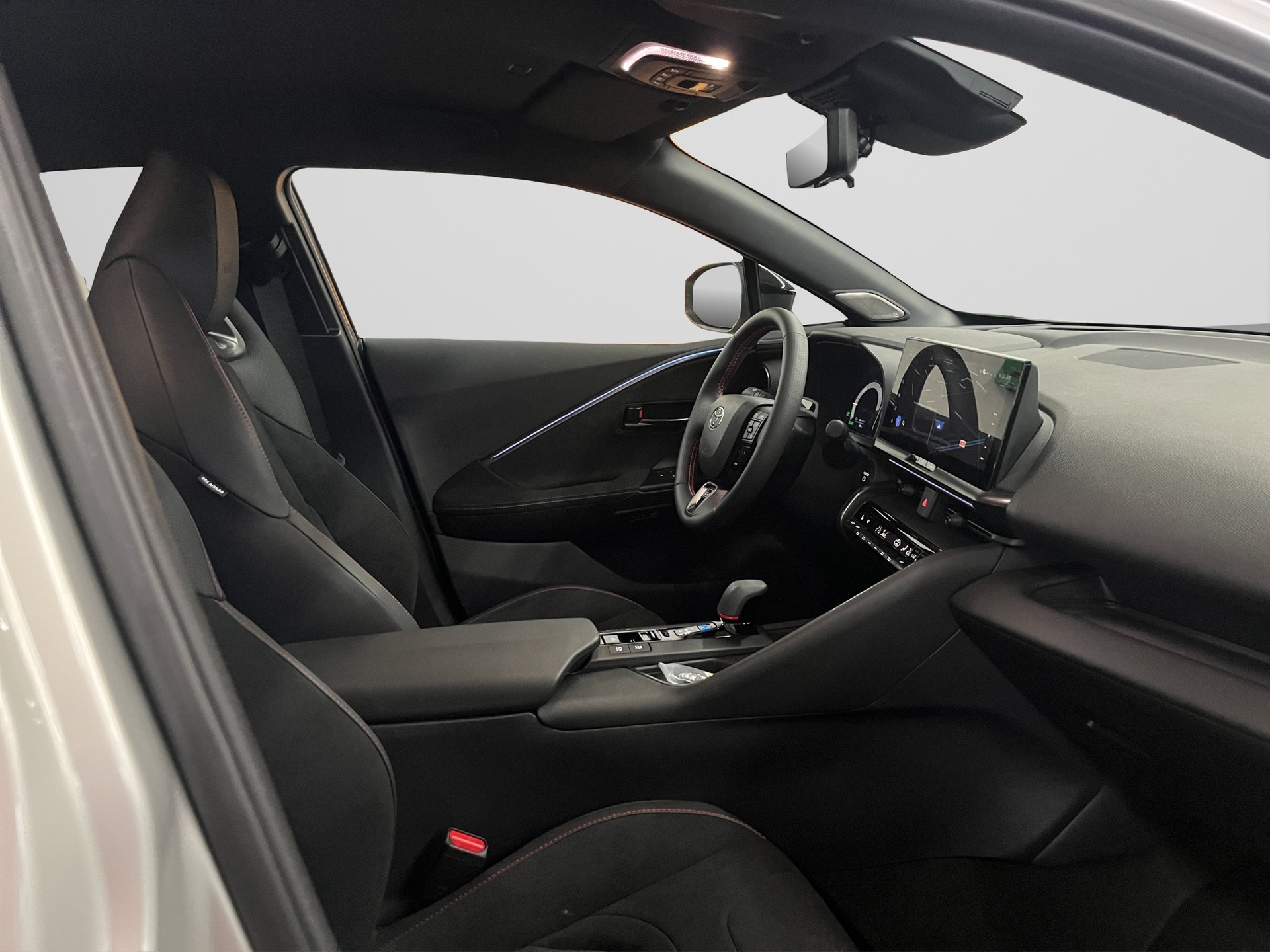 TOYOTA C-HR 2.0 PHEV GR Sport-image-11