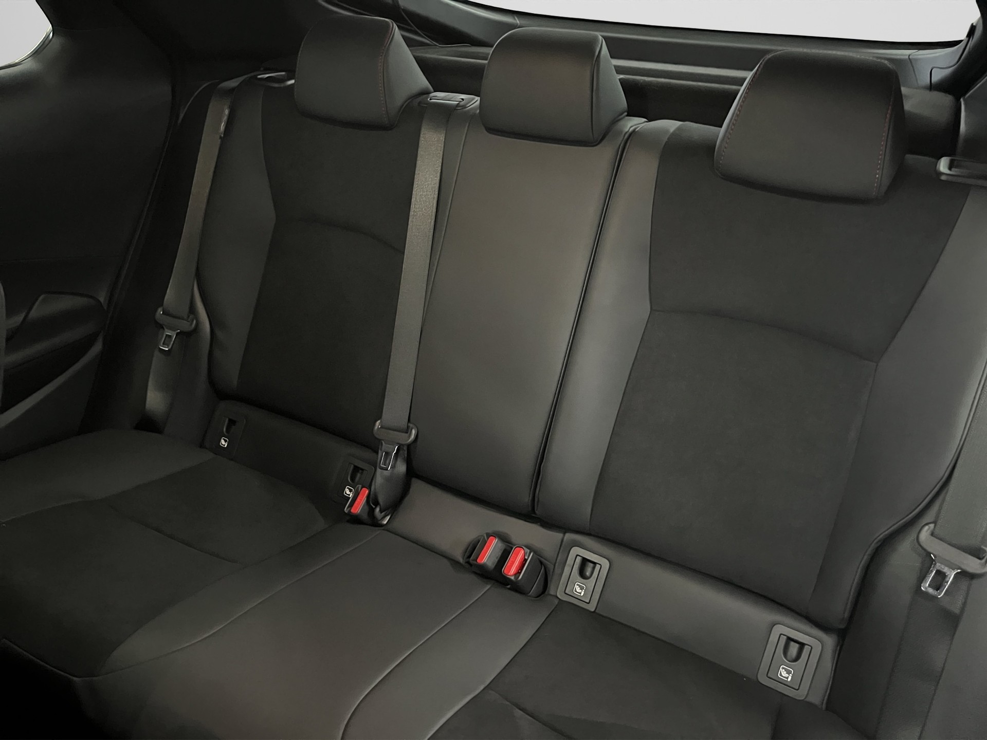 TOYOTA C-HR 2.0 PHEV GR Sport-image-12