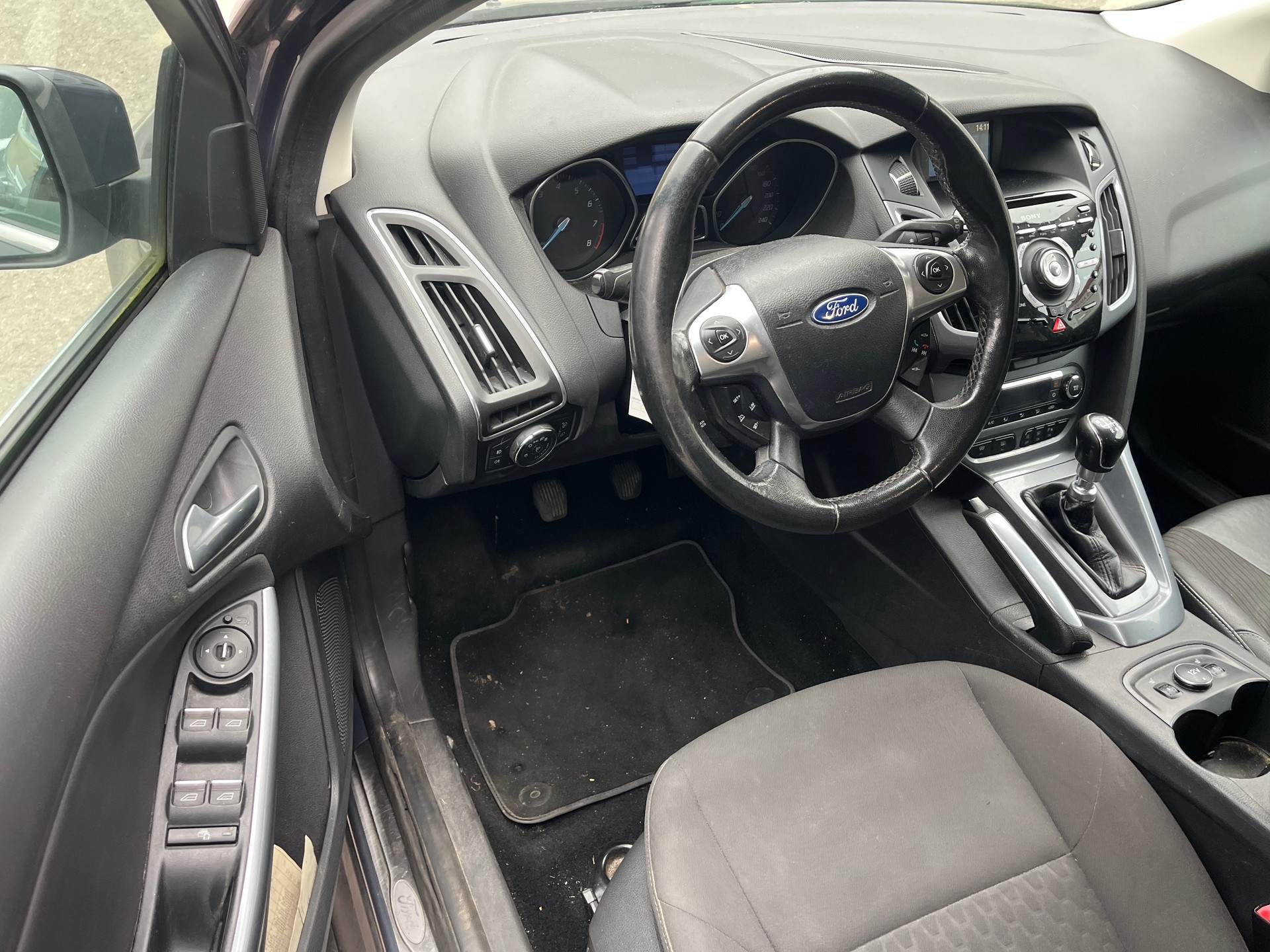 FORD Focus 1.6 SCTi Trend-image-8