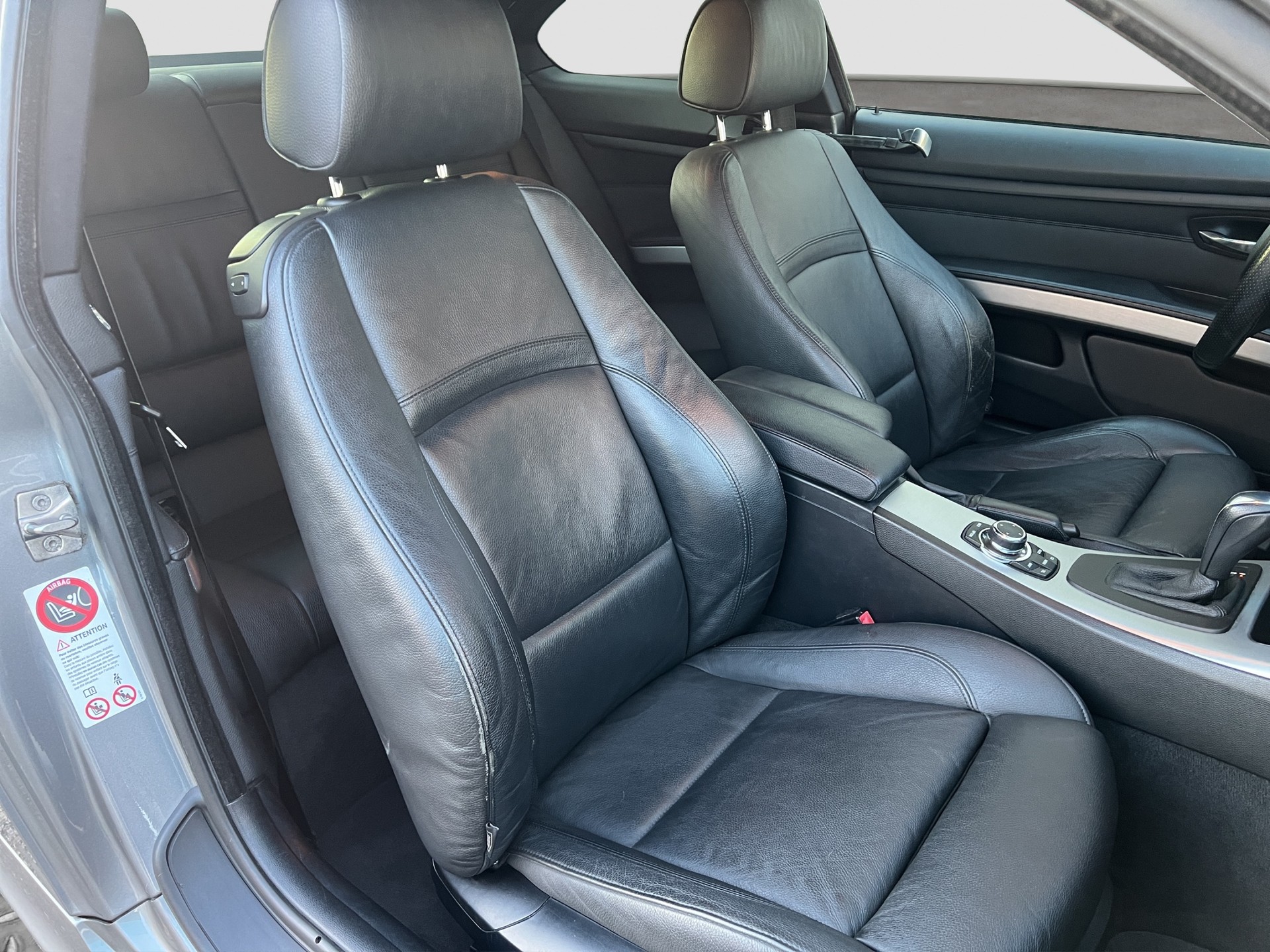 BMW 335i xDrive Coupé Steptronic-image-12