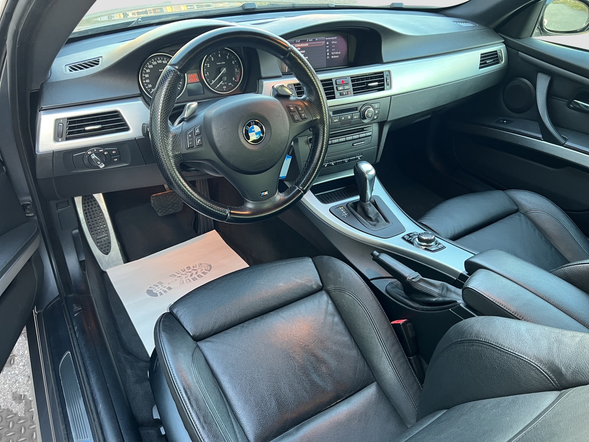BMW 335i xDrive Coupé Steptronic-image-11