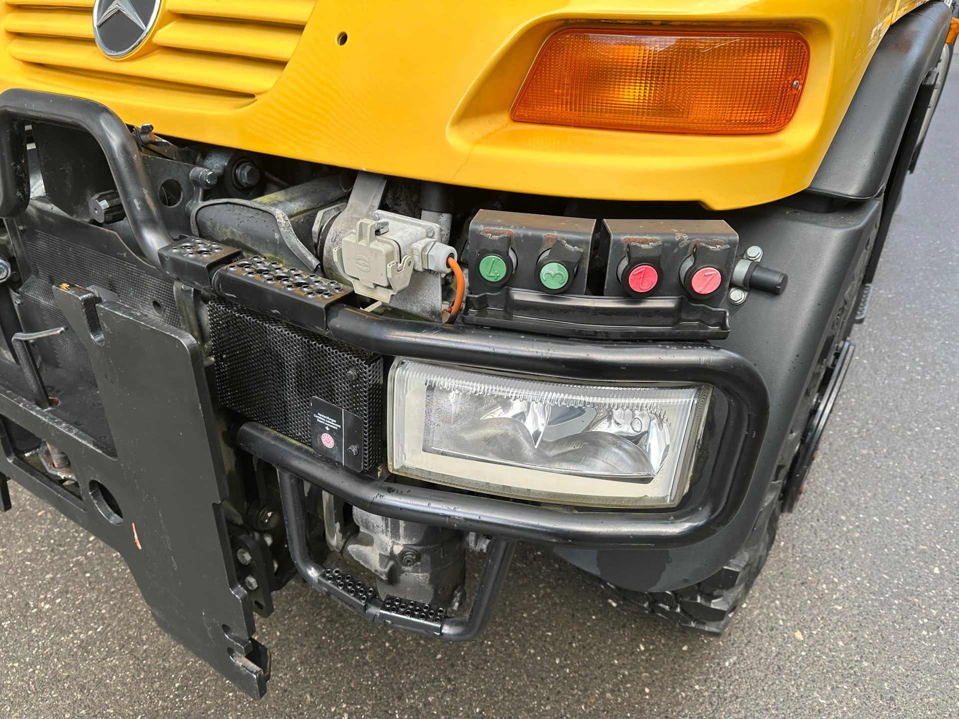 MERCEDES-BENZ Unimog U400-image-24