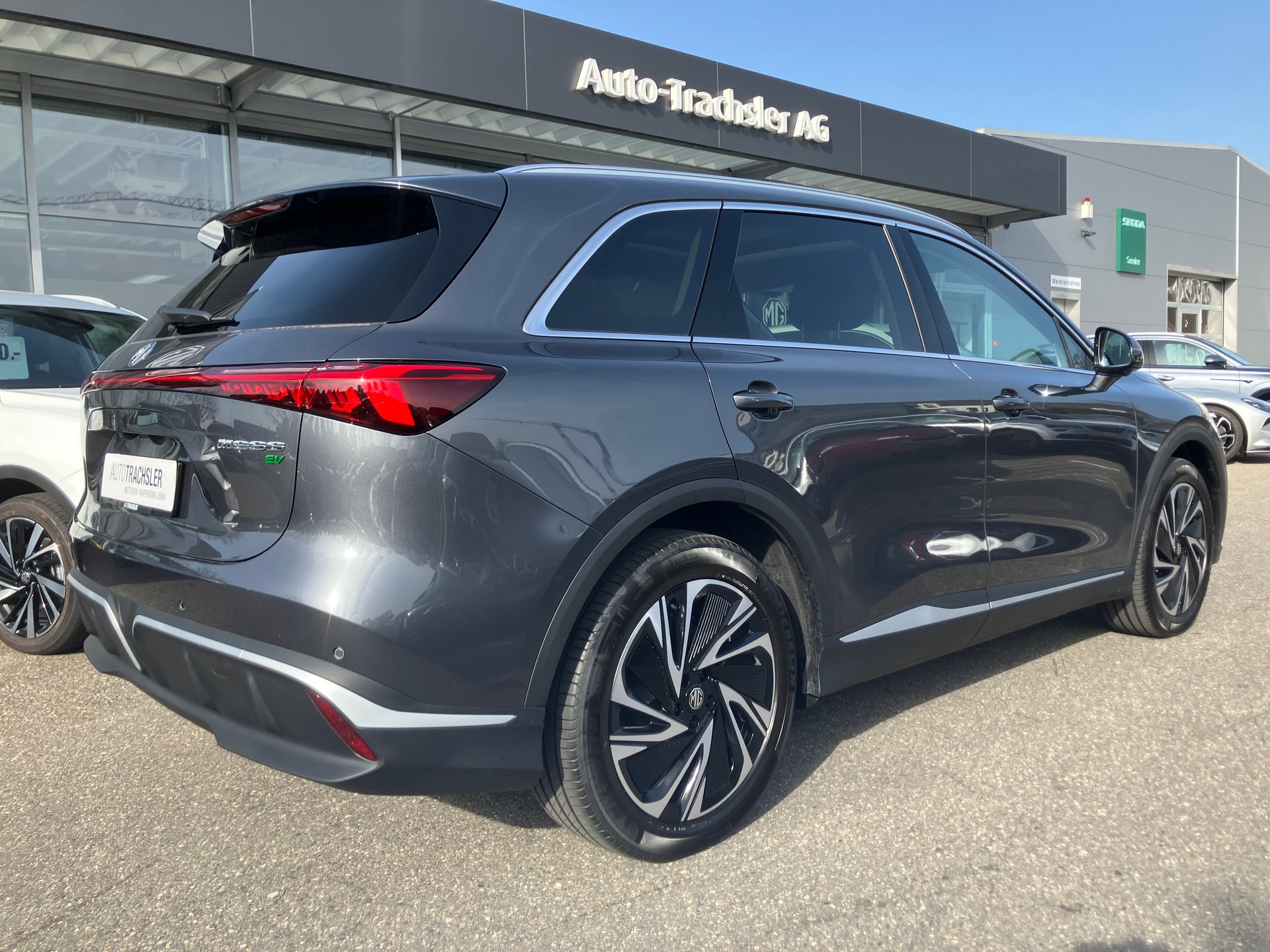 MG S6 EV 77kWh Luxury AWD-image-2