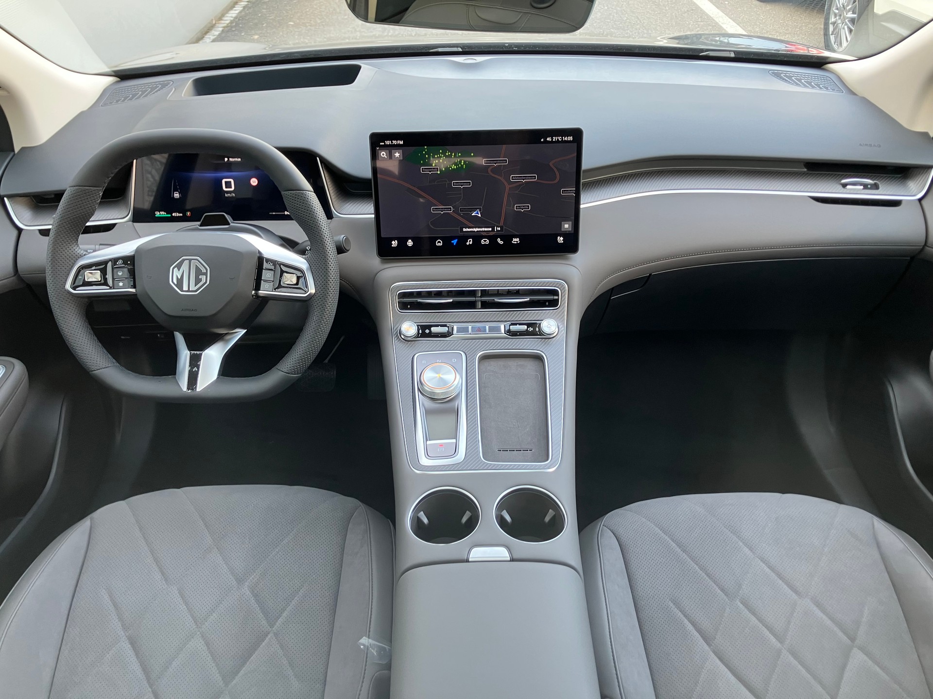 MG S6 EV 77kWh Luxury AWD-image-8