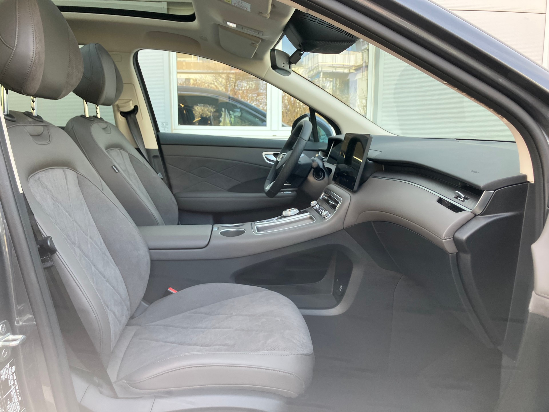 MG S6 EV 77kWh Luxury AWD-image-7