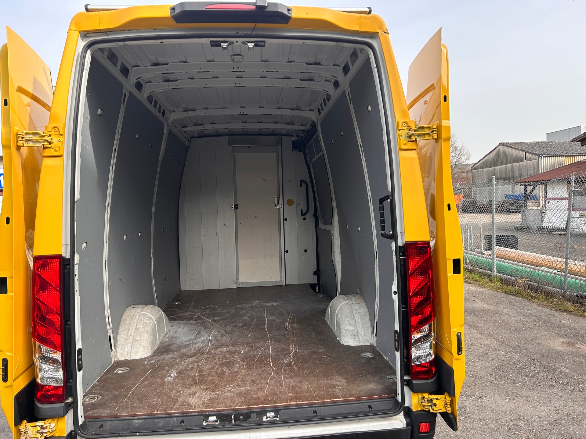 IVECO 35 S 14 A8 V-image-5