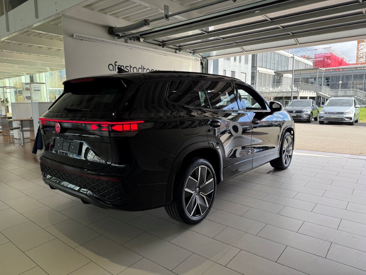 VW Tayron 1.5 TSI evo2 eHybrid R-Line DSG-image-2