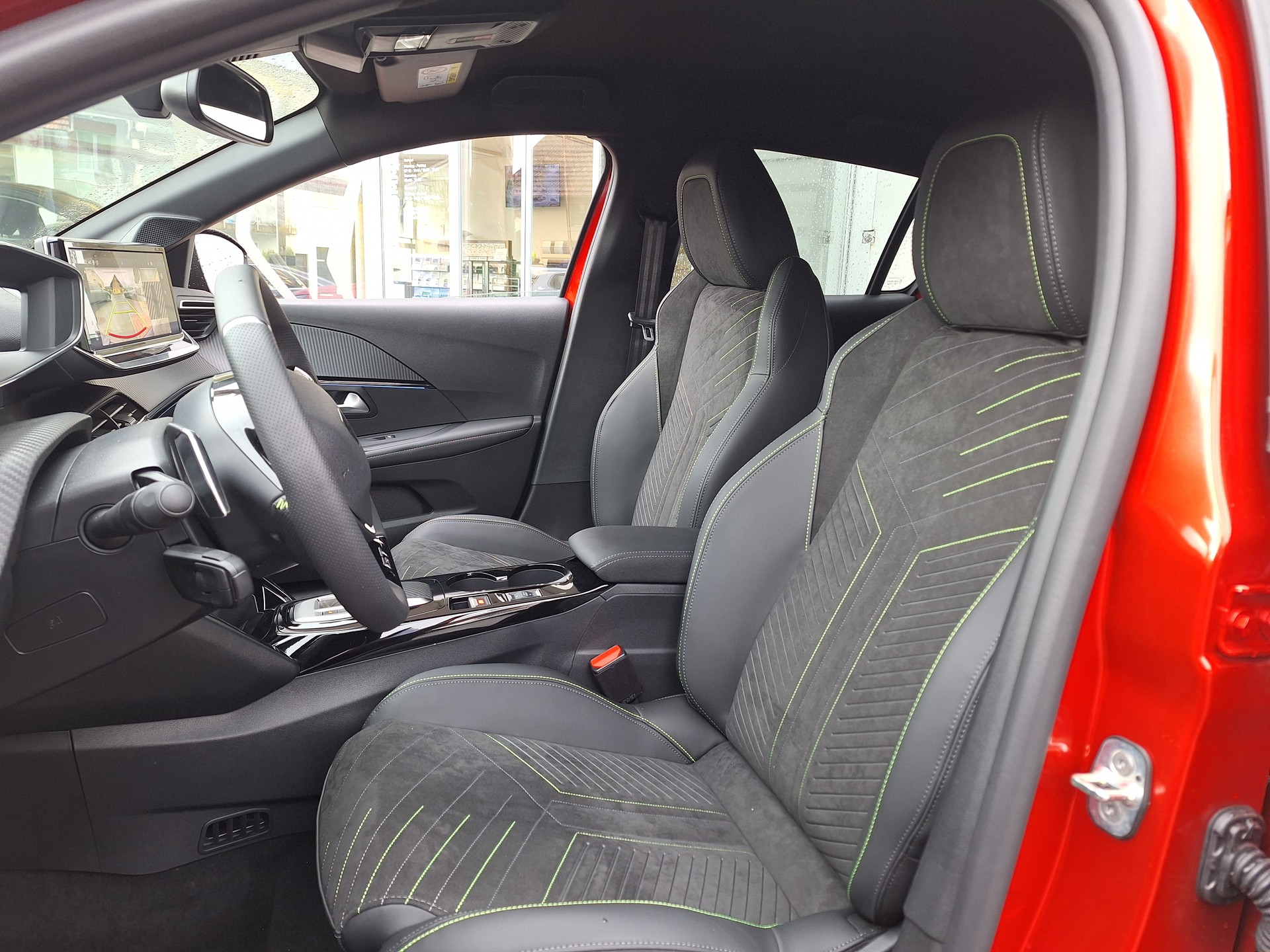 PEUGEOT 208 MHEV GT Helvetia (408)-image-6