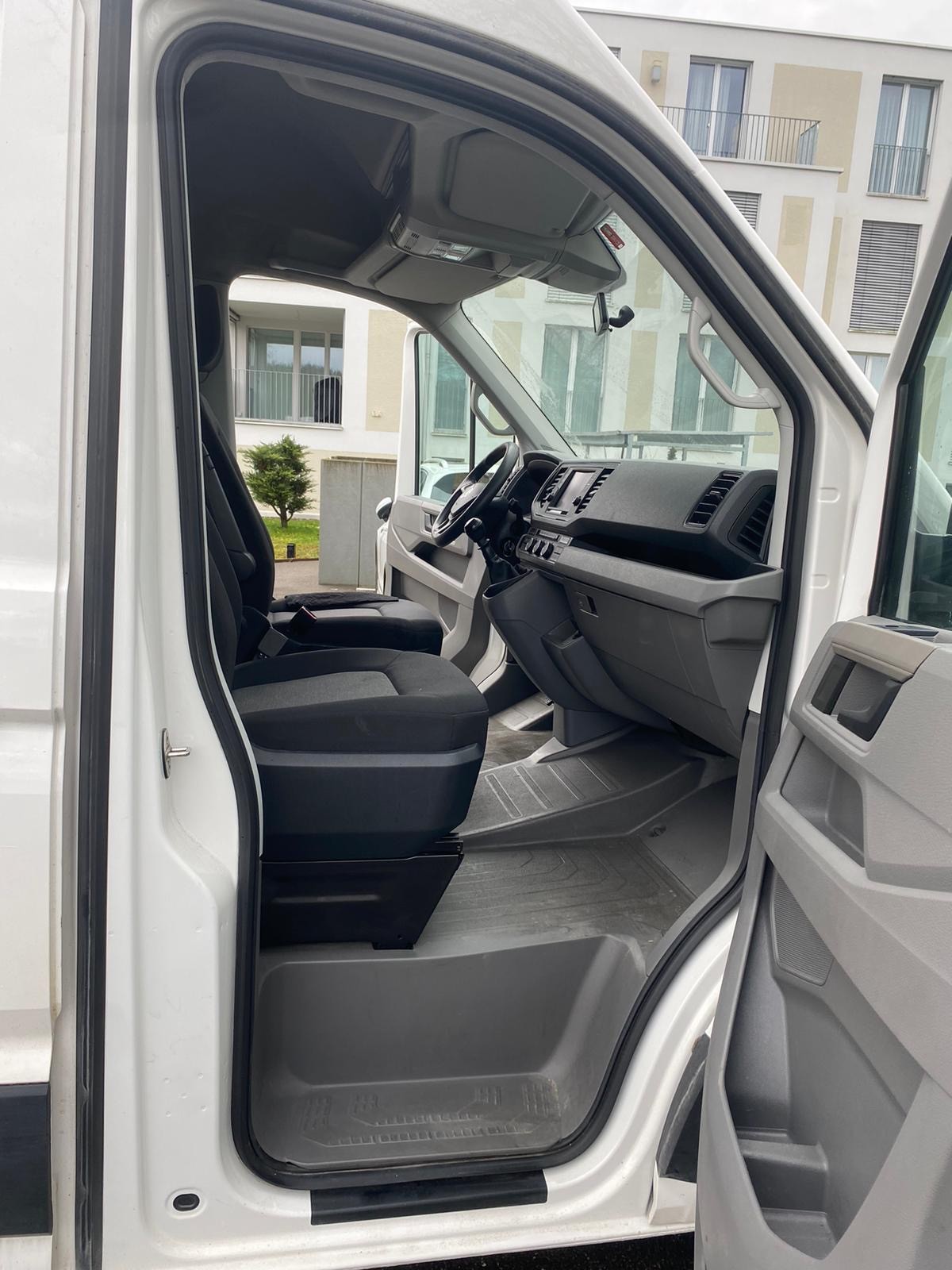 VW Crafter 35 2.0 TDI Entry L4 4Motion-image-5