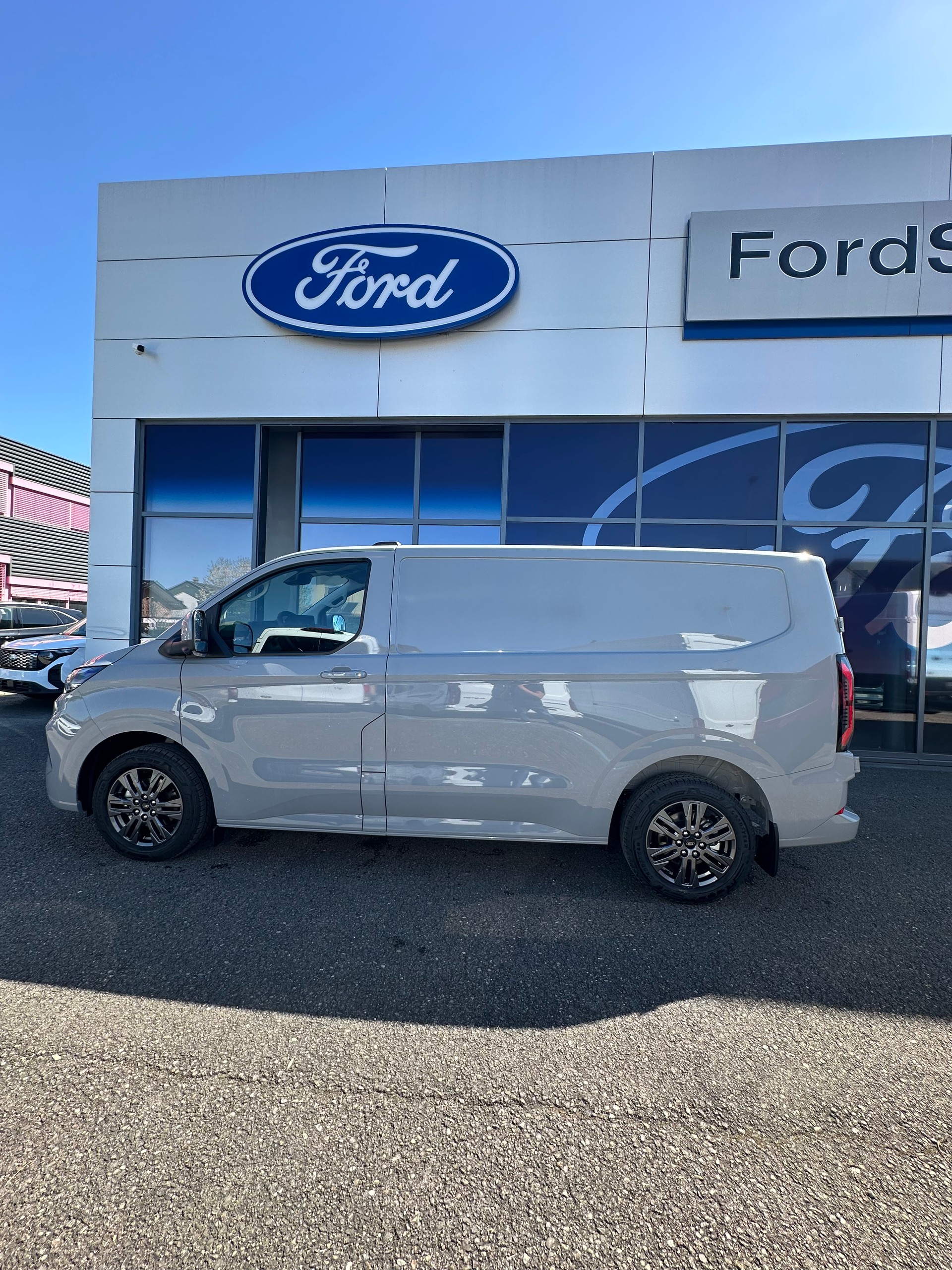 FORD Transit Custom Van 320 L1 2.0 EcoBl Limited/170CV/Aut.-image-2