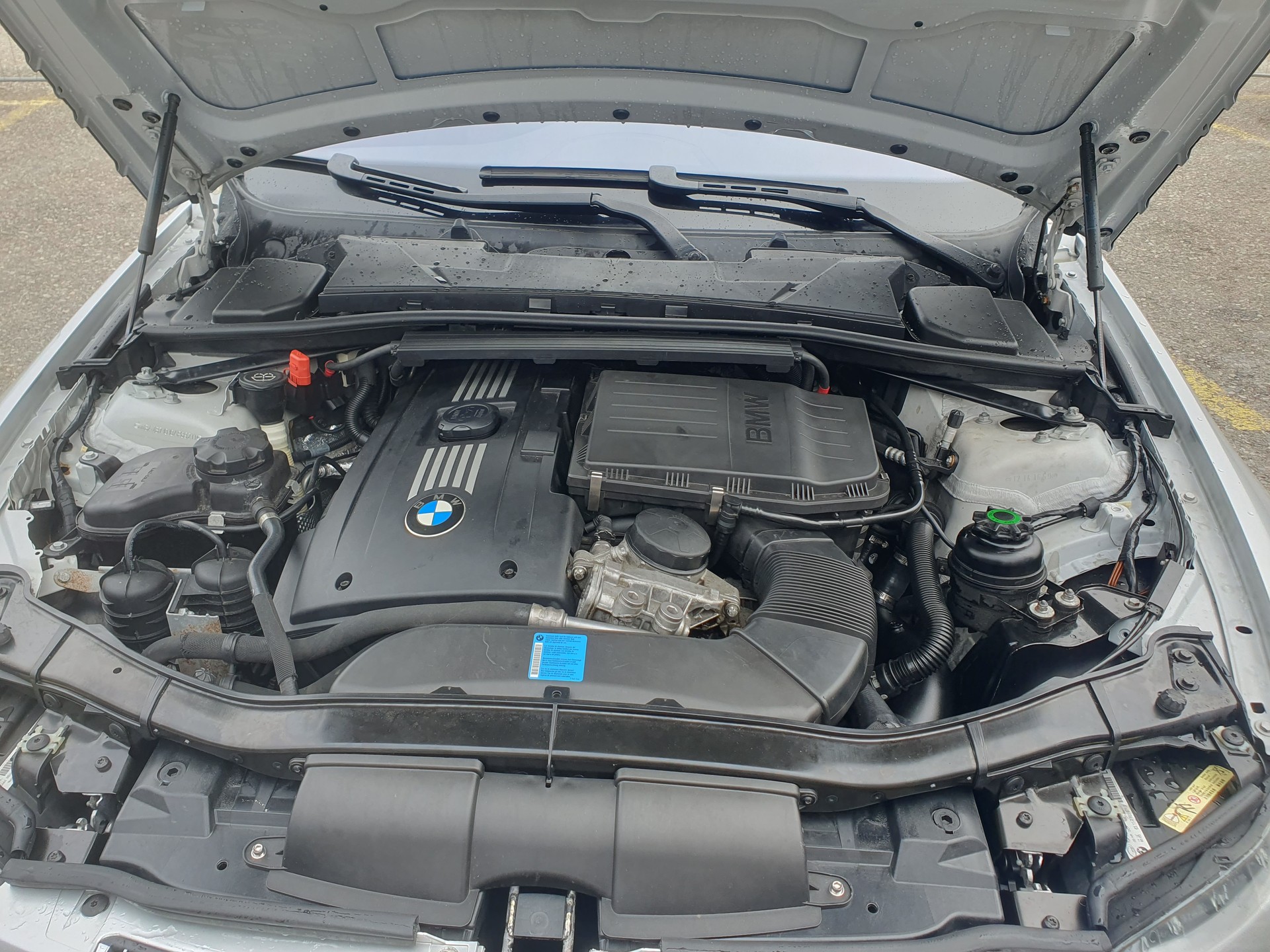 BMW 335i-image-5