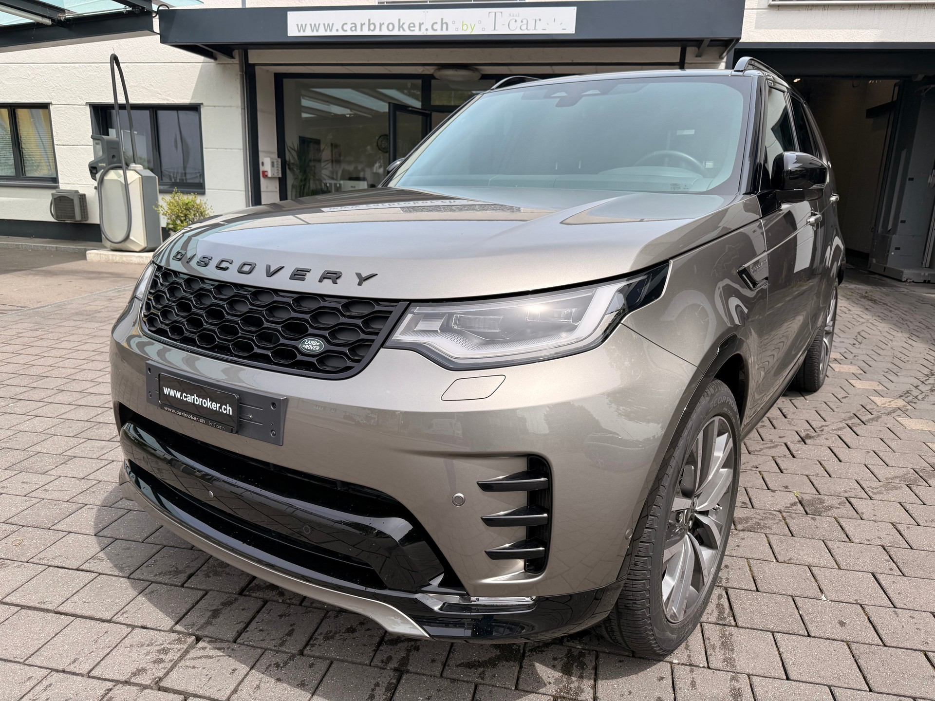 LAND ROVER Discovery 3.0D I6 350 Dynamic HSE AWD Automatic-image-1