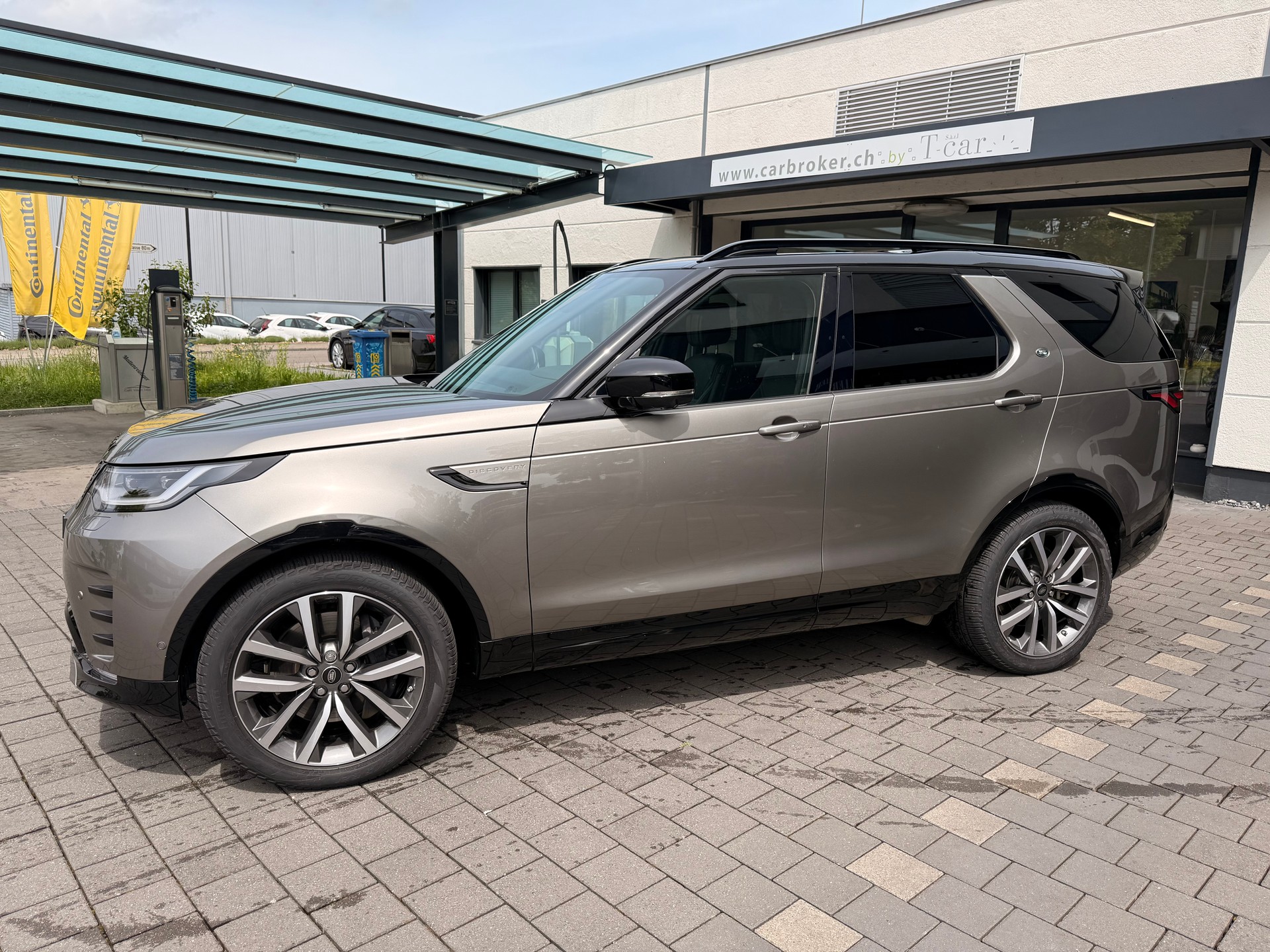 LAND ROVER Discovery 3.0D I6 350 Dynamic HSE AWD Automatic-image-2