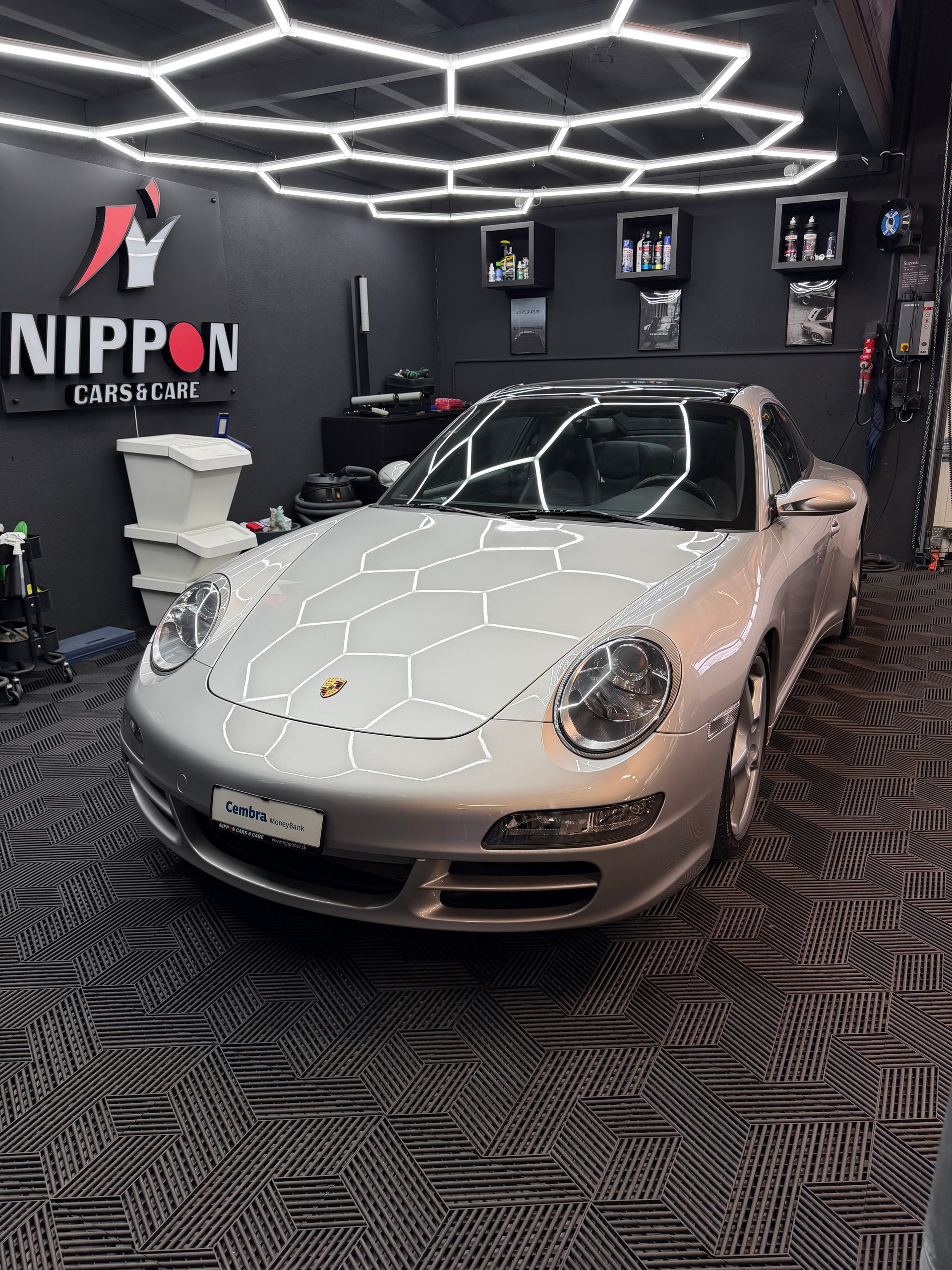 PORSCHE 911 Carrera 4-showroom-element-1