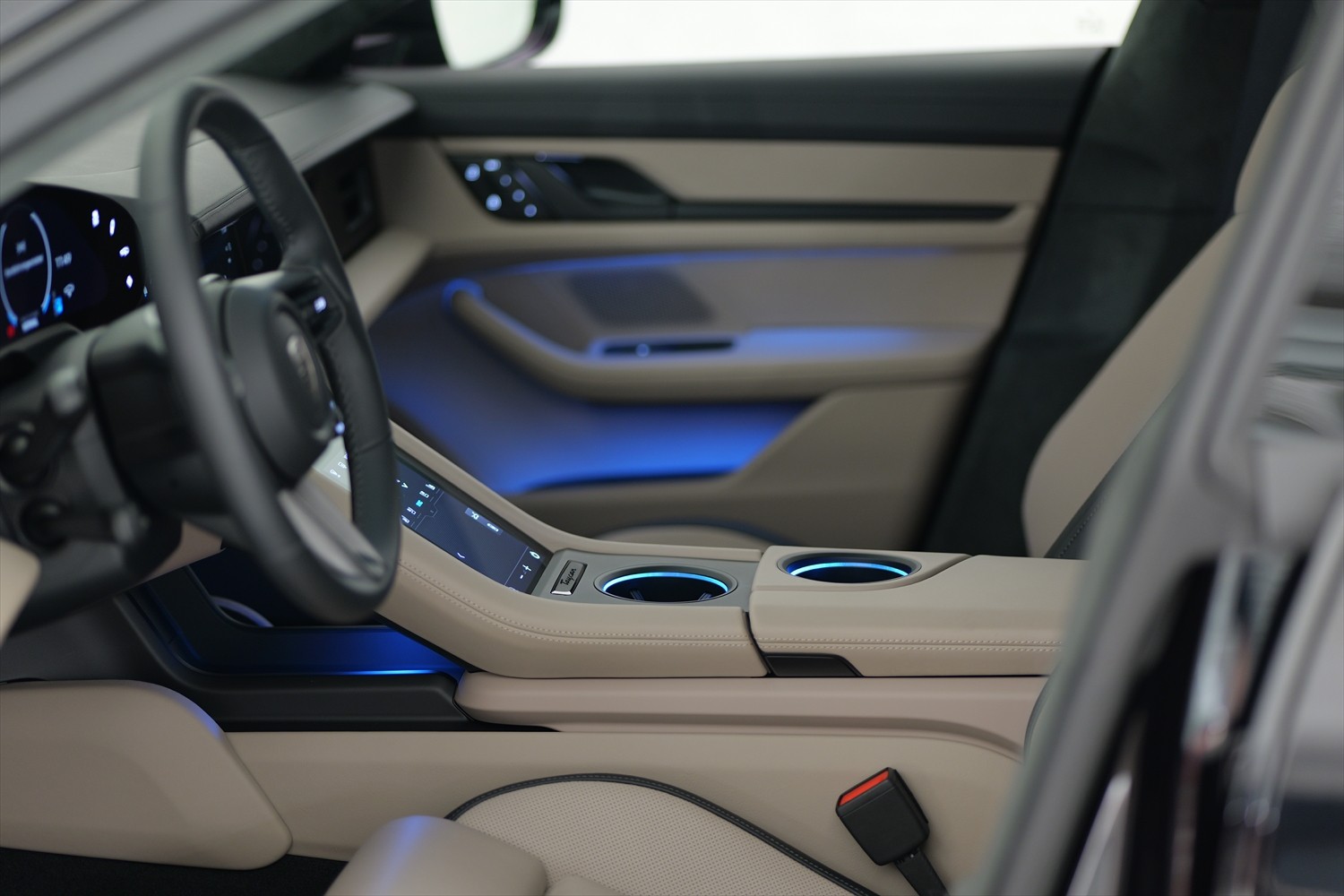 Taycan Cr. Tur Turb104kWh