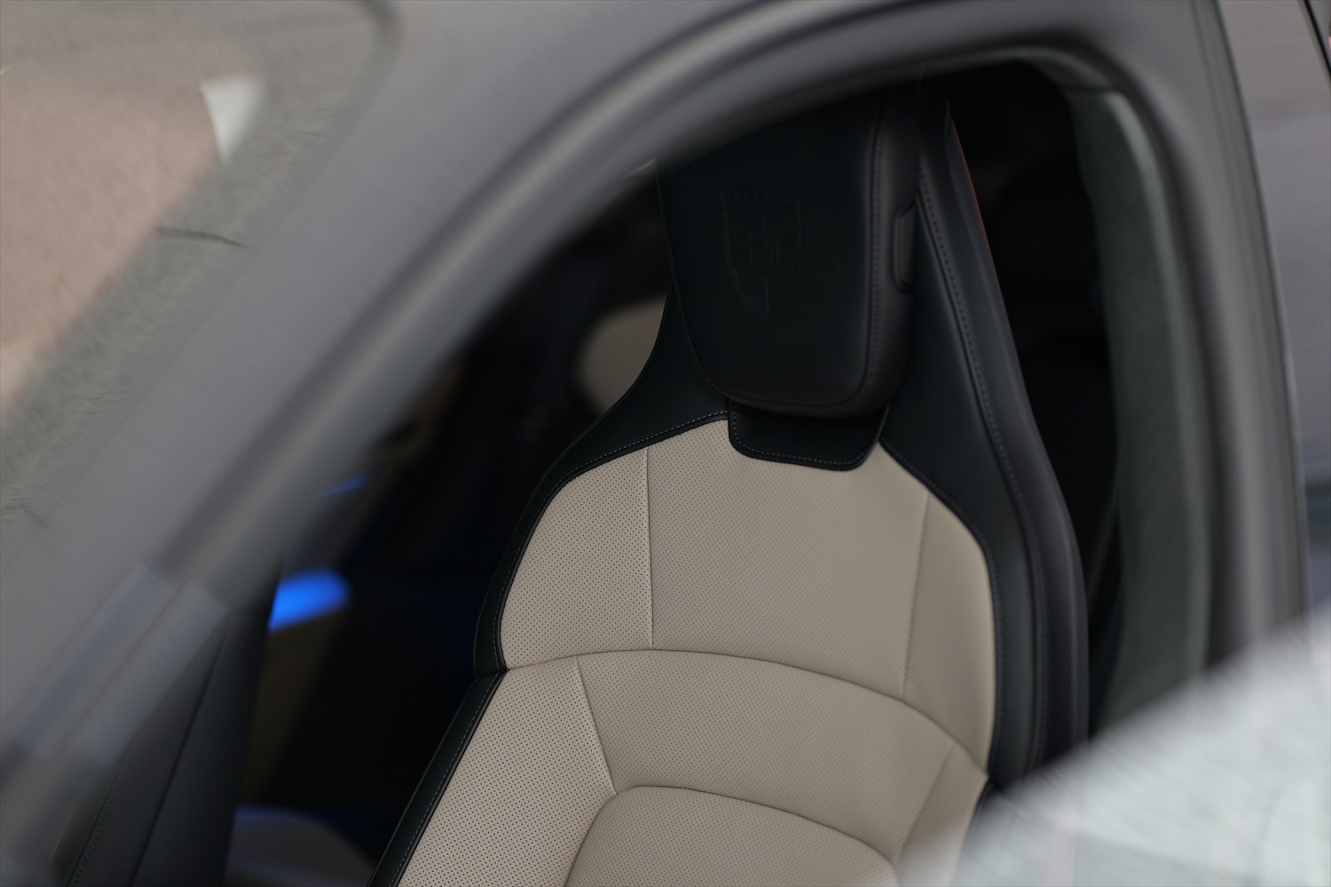 Taycan Cr. Tur Turb104kWh