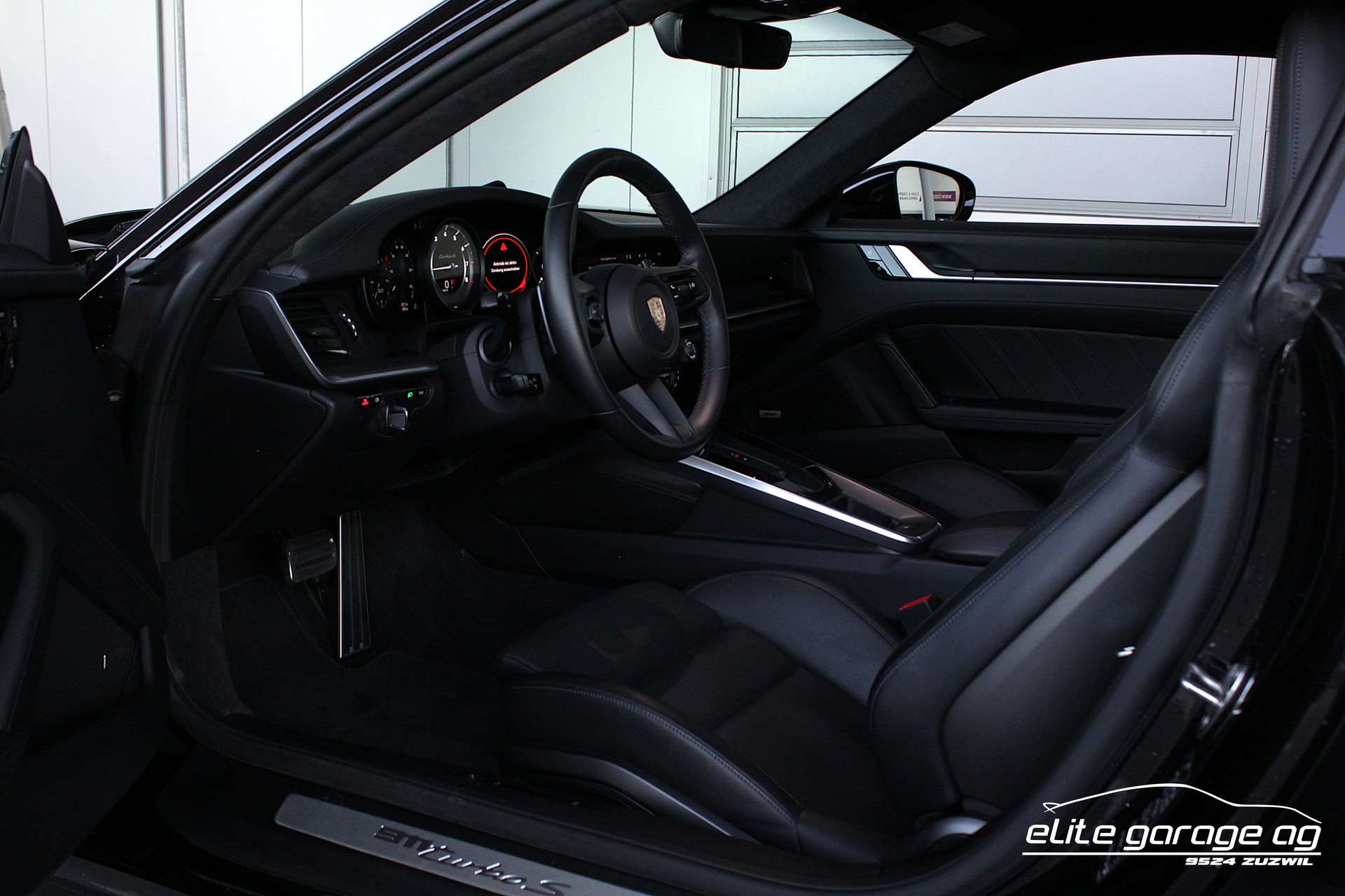 PORSCHE 911 Turbo S PDK 780 PS-image-13