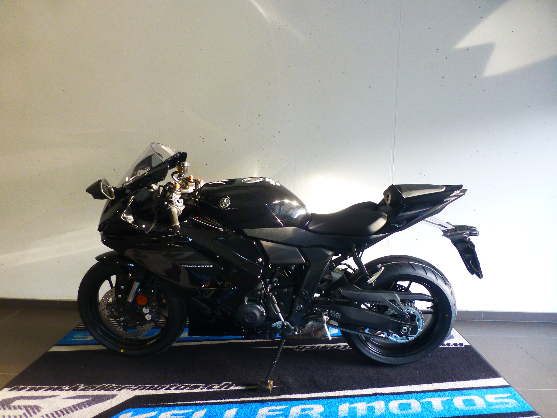 YAMAHA YZF-R7 (35kW) MY 2026-showroom-element-1