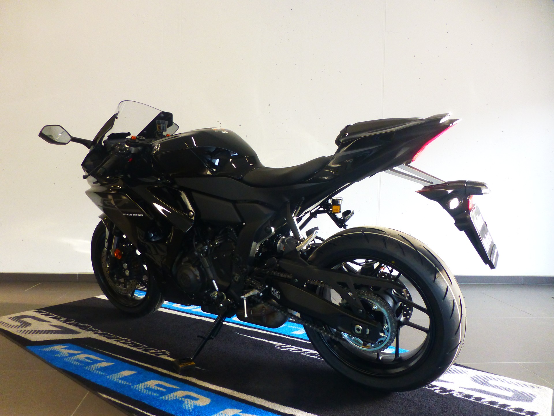 YAMAHA YZF-R7 (35kW) MY 2026-showroom-element-2