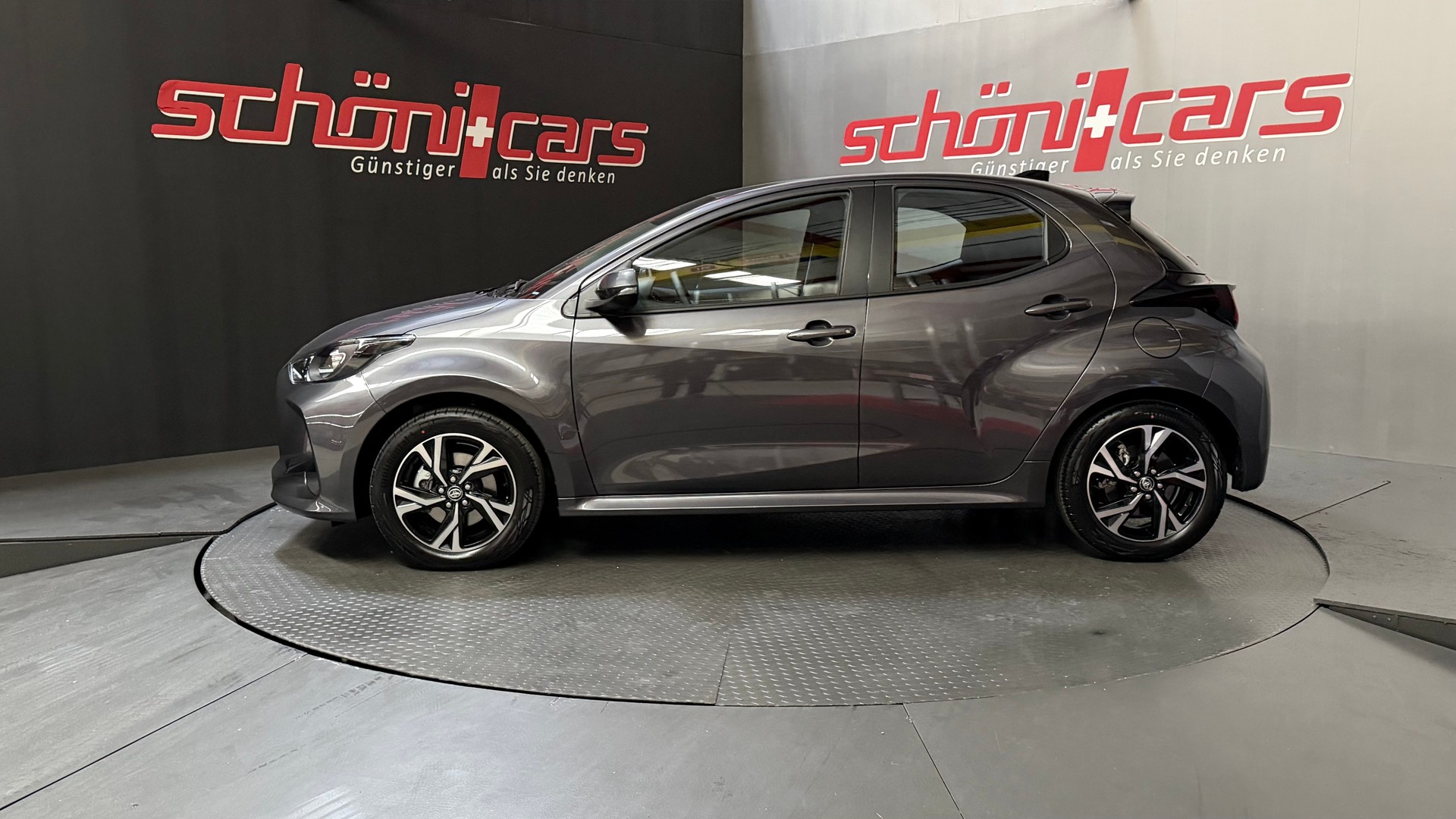 TOYOTA Yaris 1.5 Business e-CVT-image-2