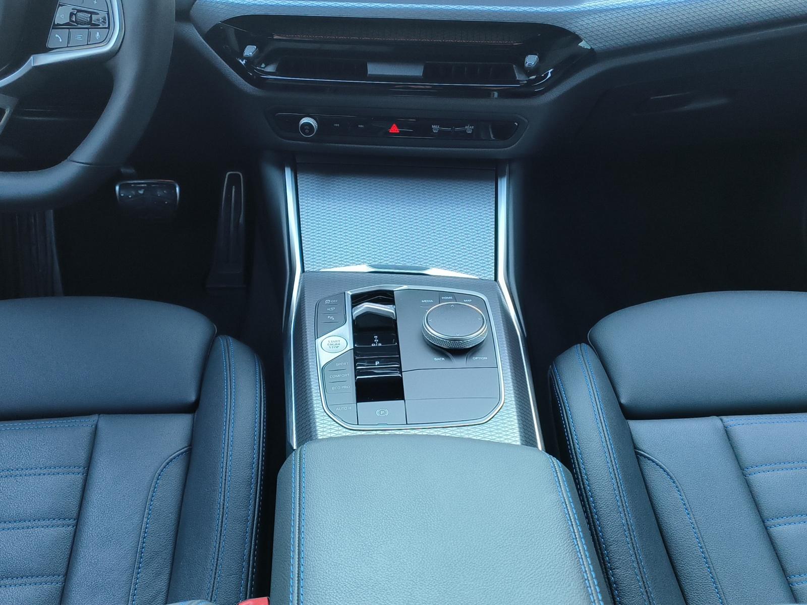 BMW 320d xDrive SAG Touring-image-19