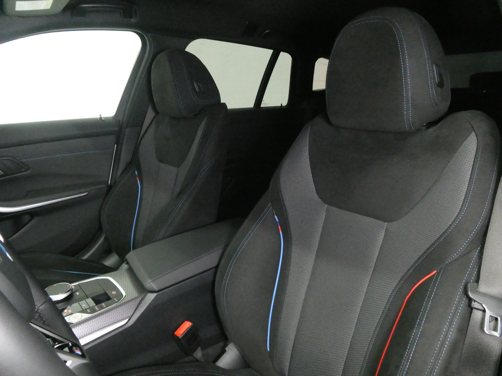 BMW 330i Touring xDrive Steptronic M Sport - Live Cockpit - Navi - Kamera - 245 PS-image-8