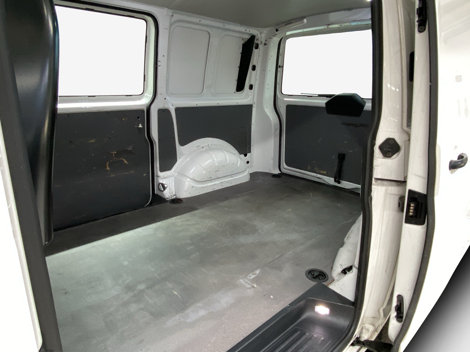 VW T6.1 2.0 TDI 4Motion-image-11