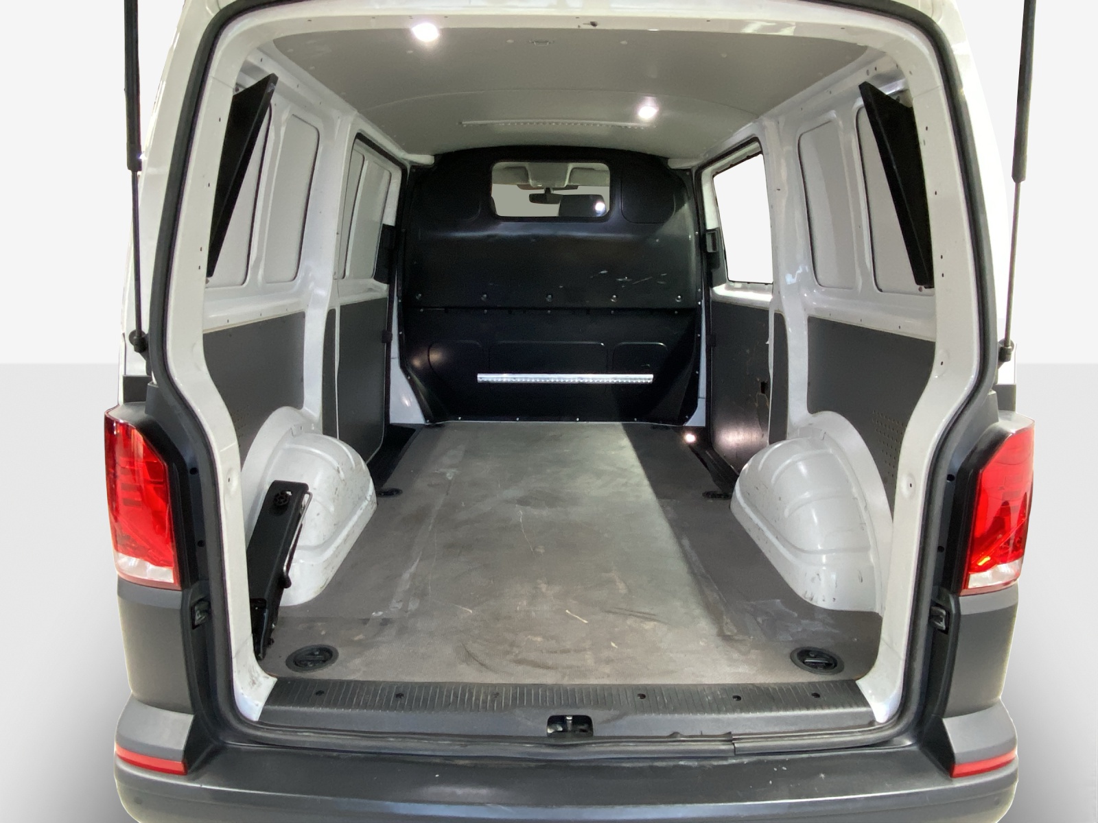 VW T6.1 2.0 TDI 4Motion-image-12