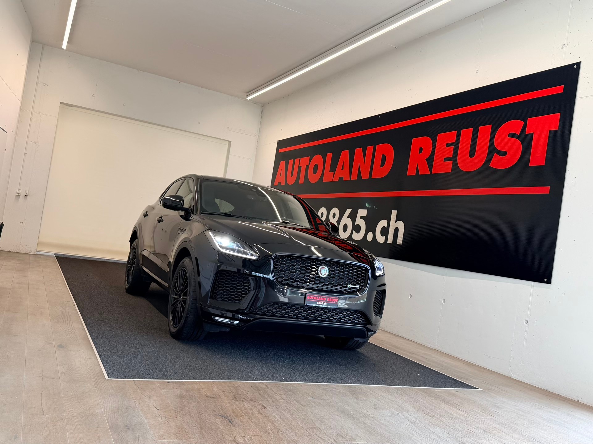 JAGUAR E-Pace P200 R-Dynamic S AWD Automatik-image-0