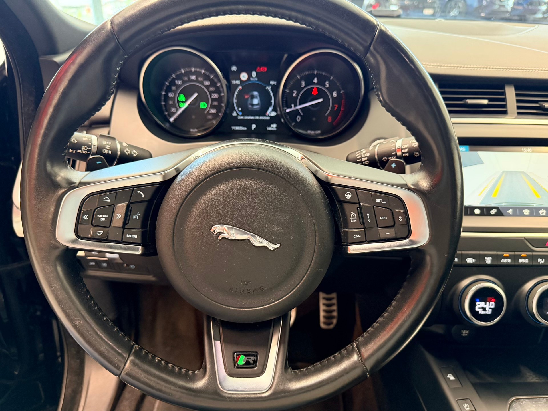 JAGUAR E-Pace P200 R-Dynamic S AWD Automatik-image-24