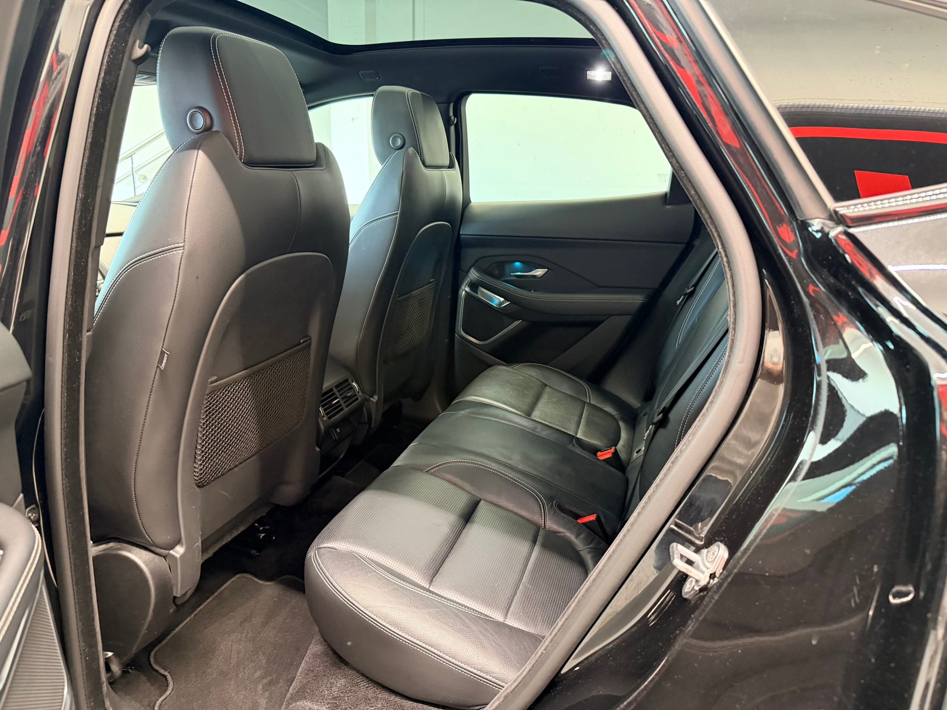 JAGUAR E-Pace P200 R-Dynamic S AWD Automatik-image-14
