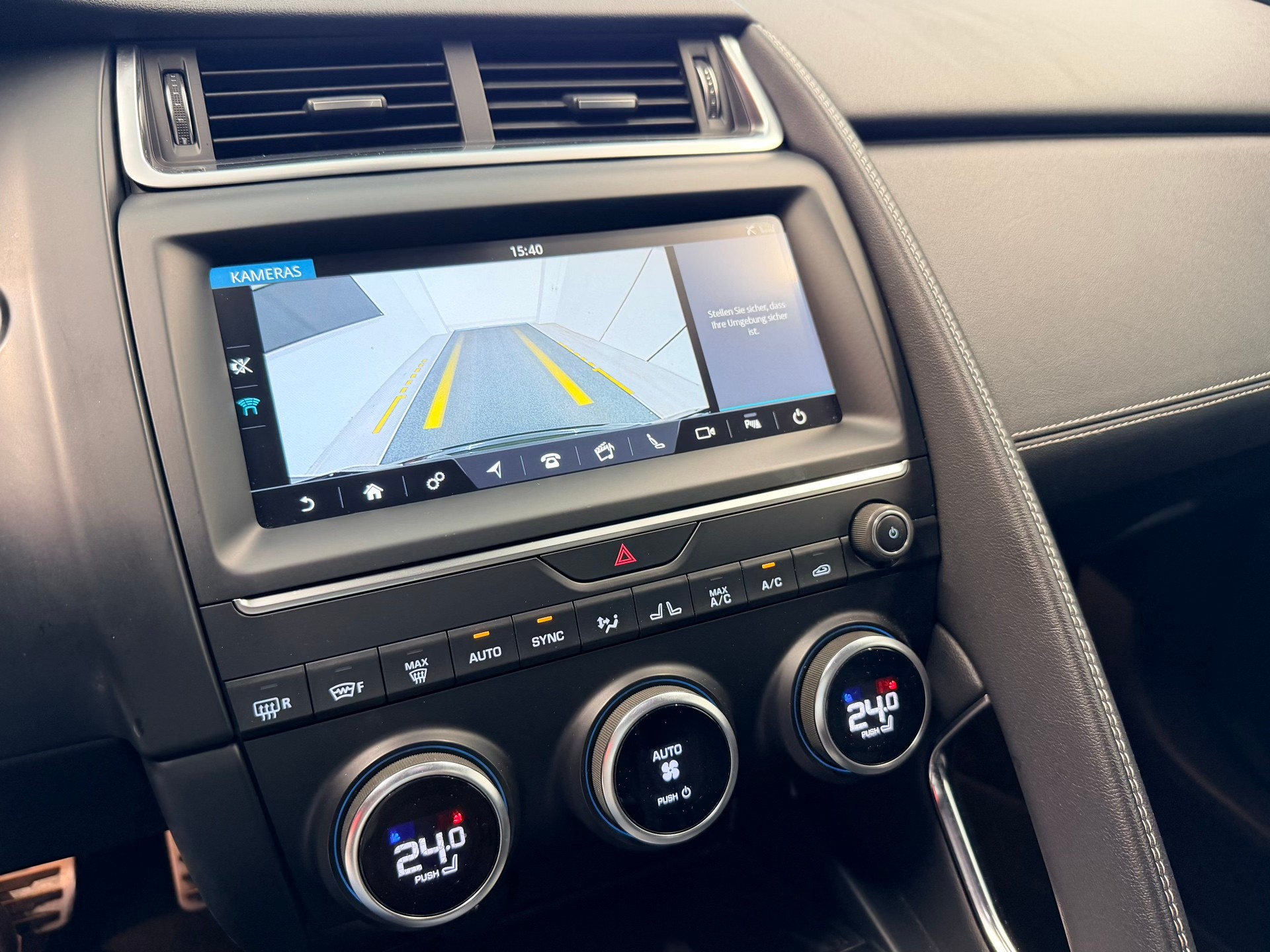 JAGUAR E-Pace P200 R-Dynamic S AWD Automatik-image-23