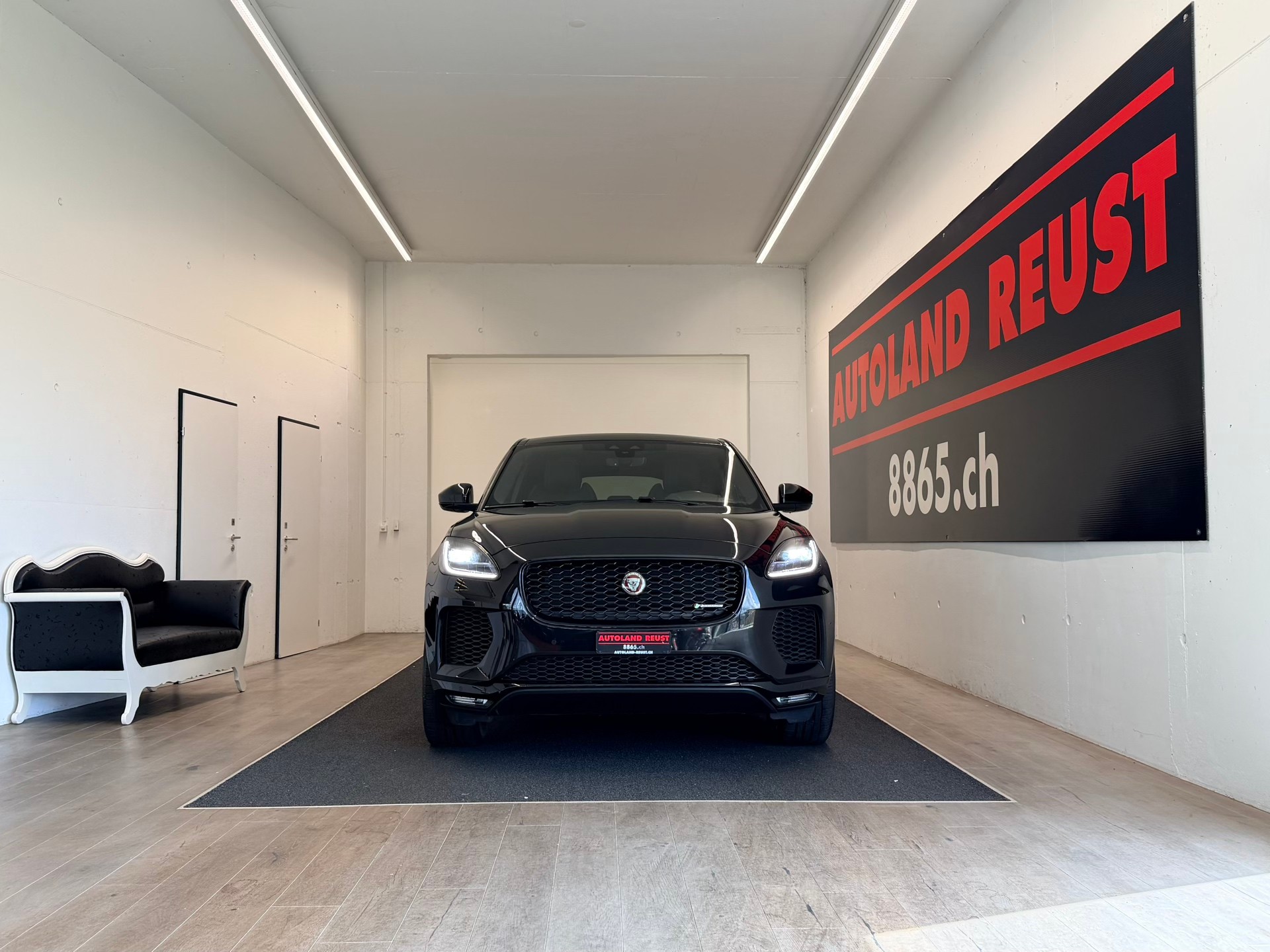 JAGUAR E-Pace P200 R-Dynamic S AWD Automatik-image-1