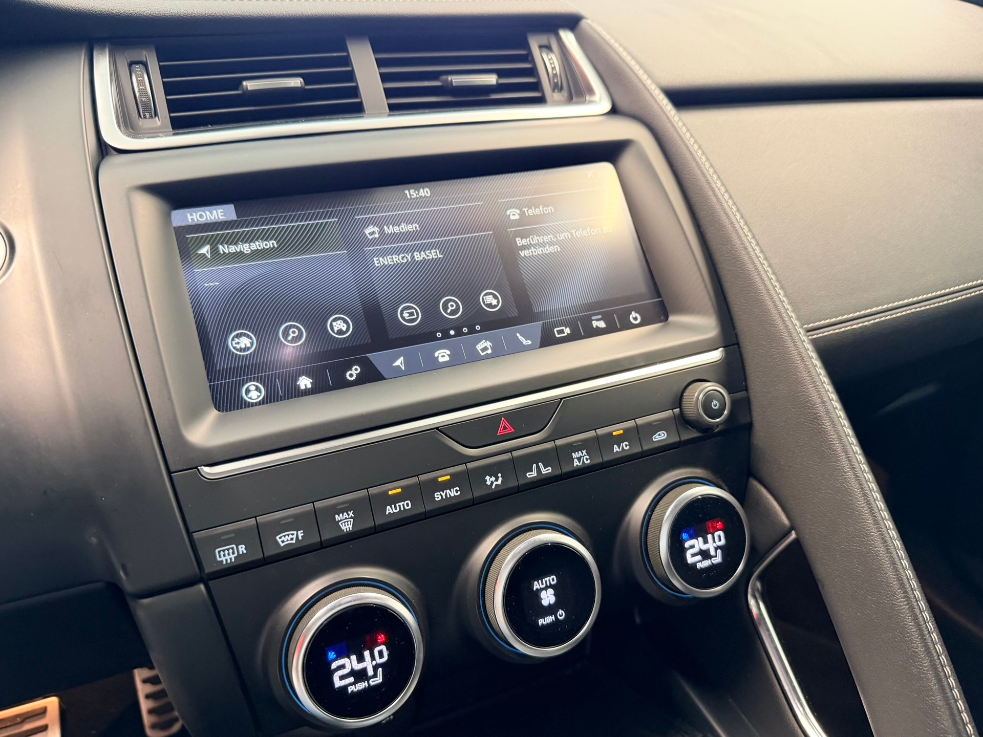JAGUAR E-Pace P200 R-Dynamic S AWD Automatik-image-22