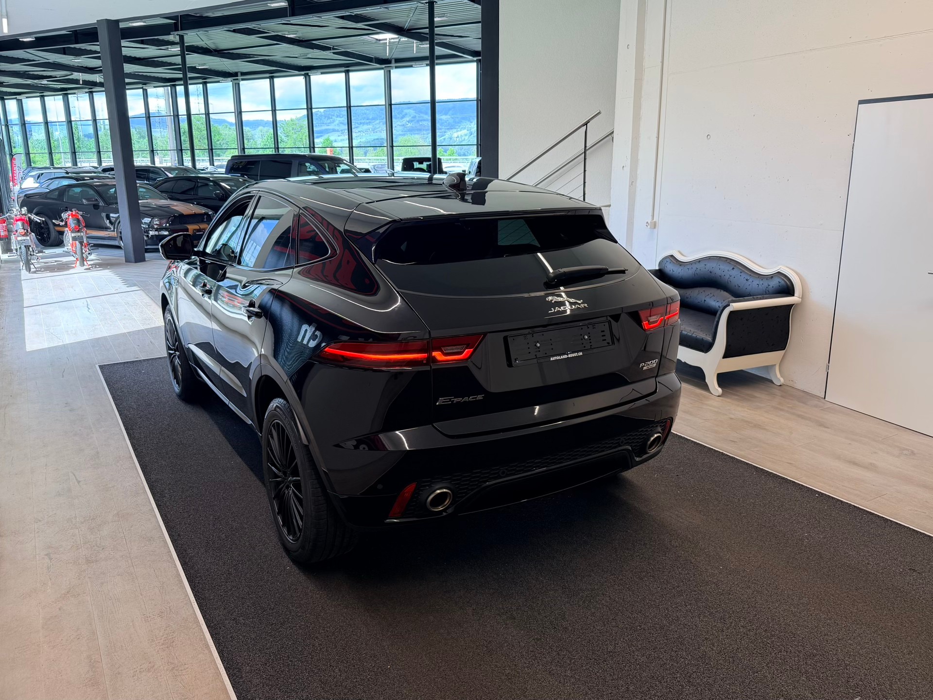 JAGUAR E-Pace P200 R-Dynamic S AWD Automatik-image-7