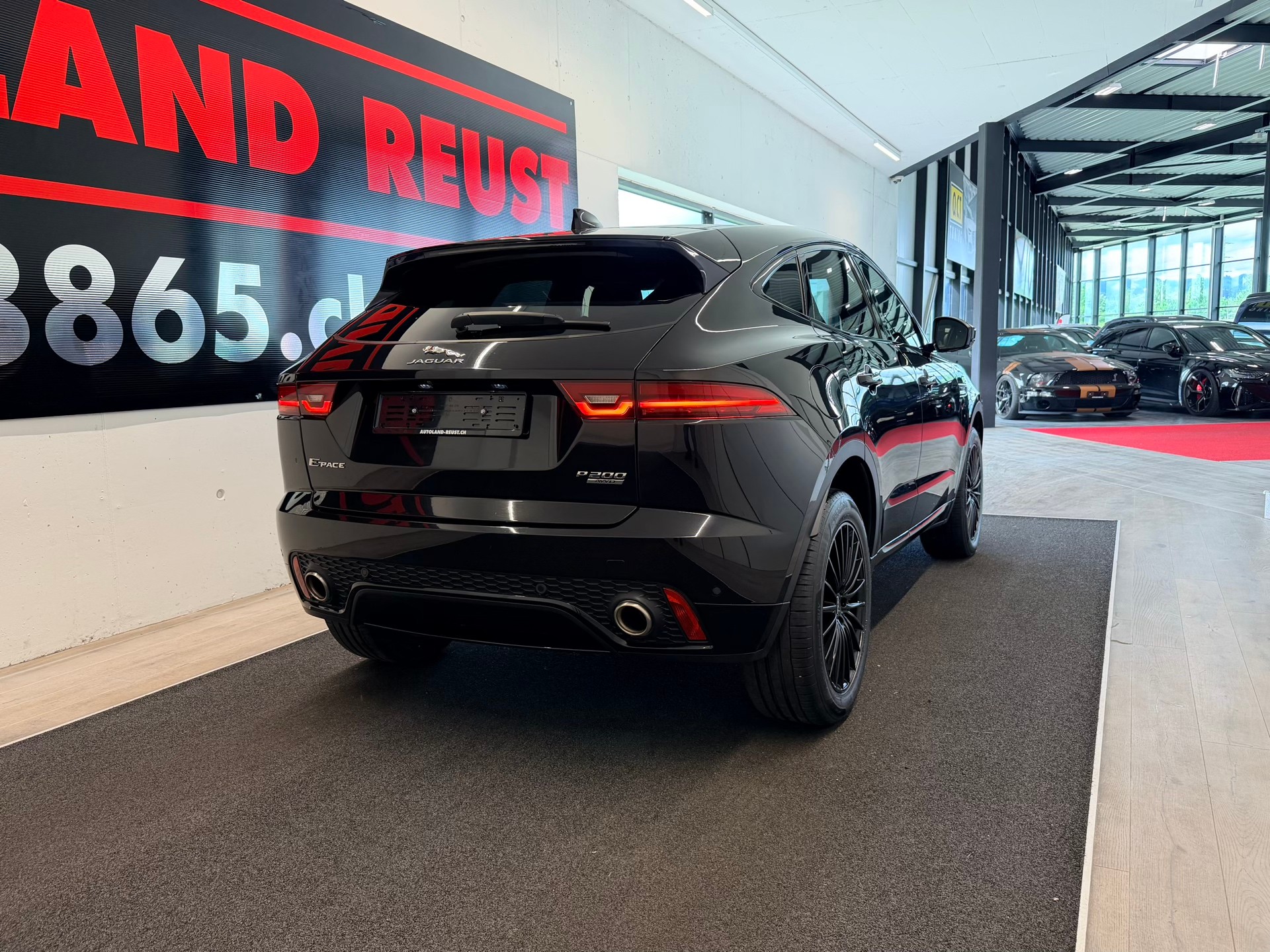 JAGUAR E-Pace P200 R-Dynamic S AWD Automatik-image-5