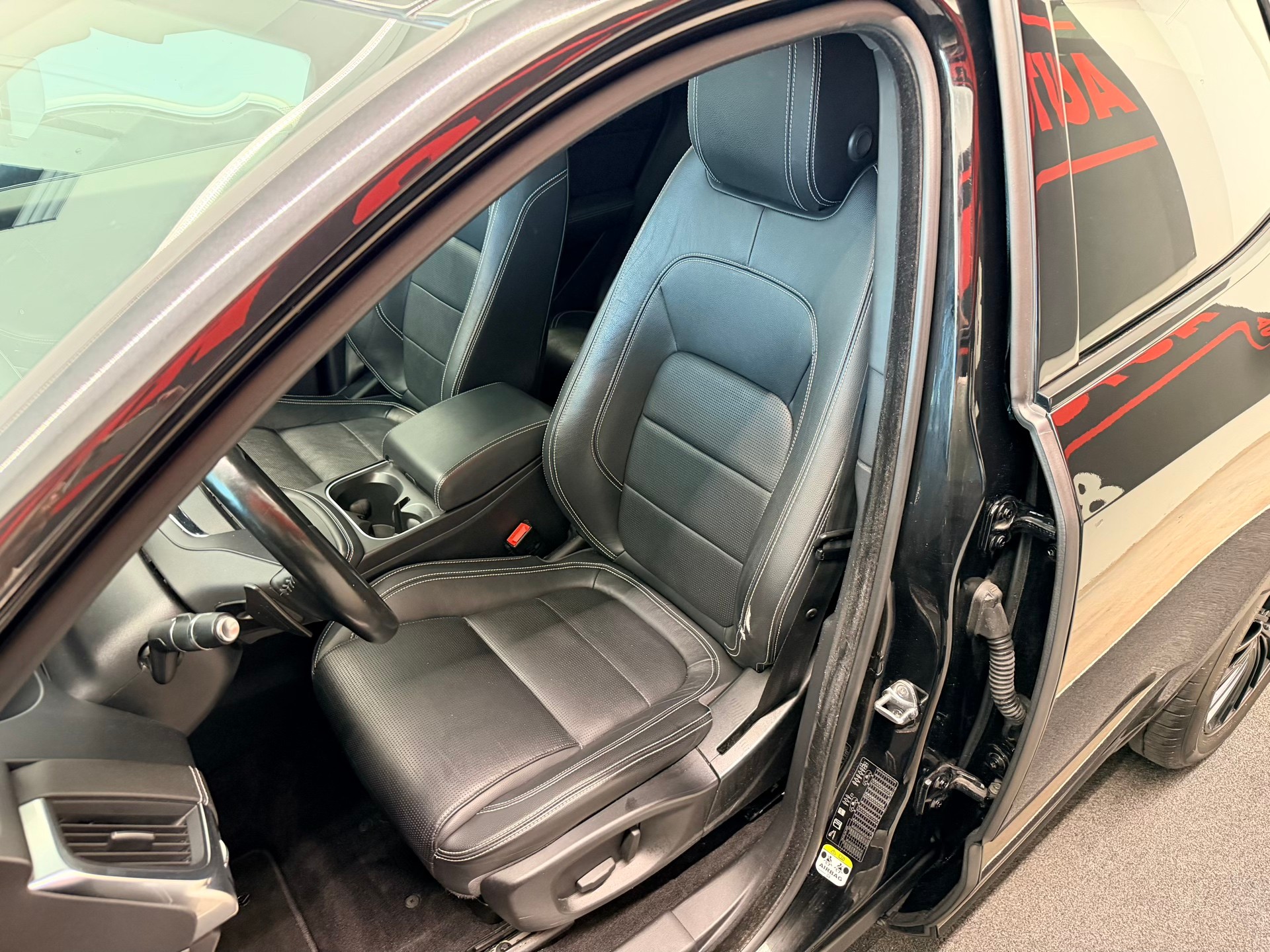 JAGUAR E-Pace P200 R-Dynamic S AWD Automatik-image-13