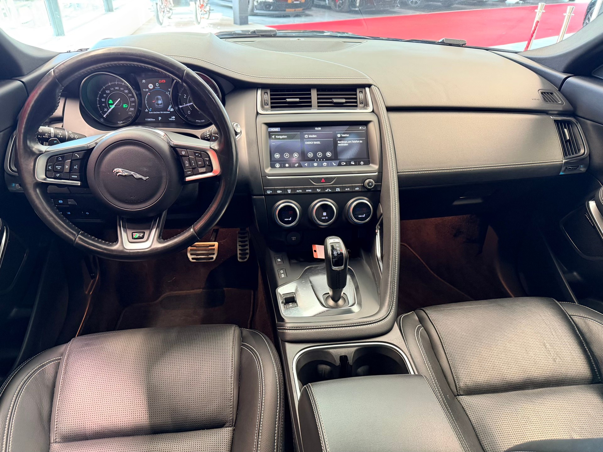 JAGUAR E-Pace P200 R-Dynamic S AWD Automatik-image-16