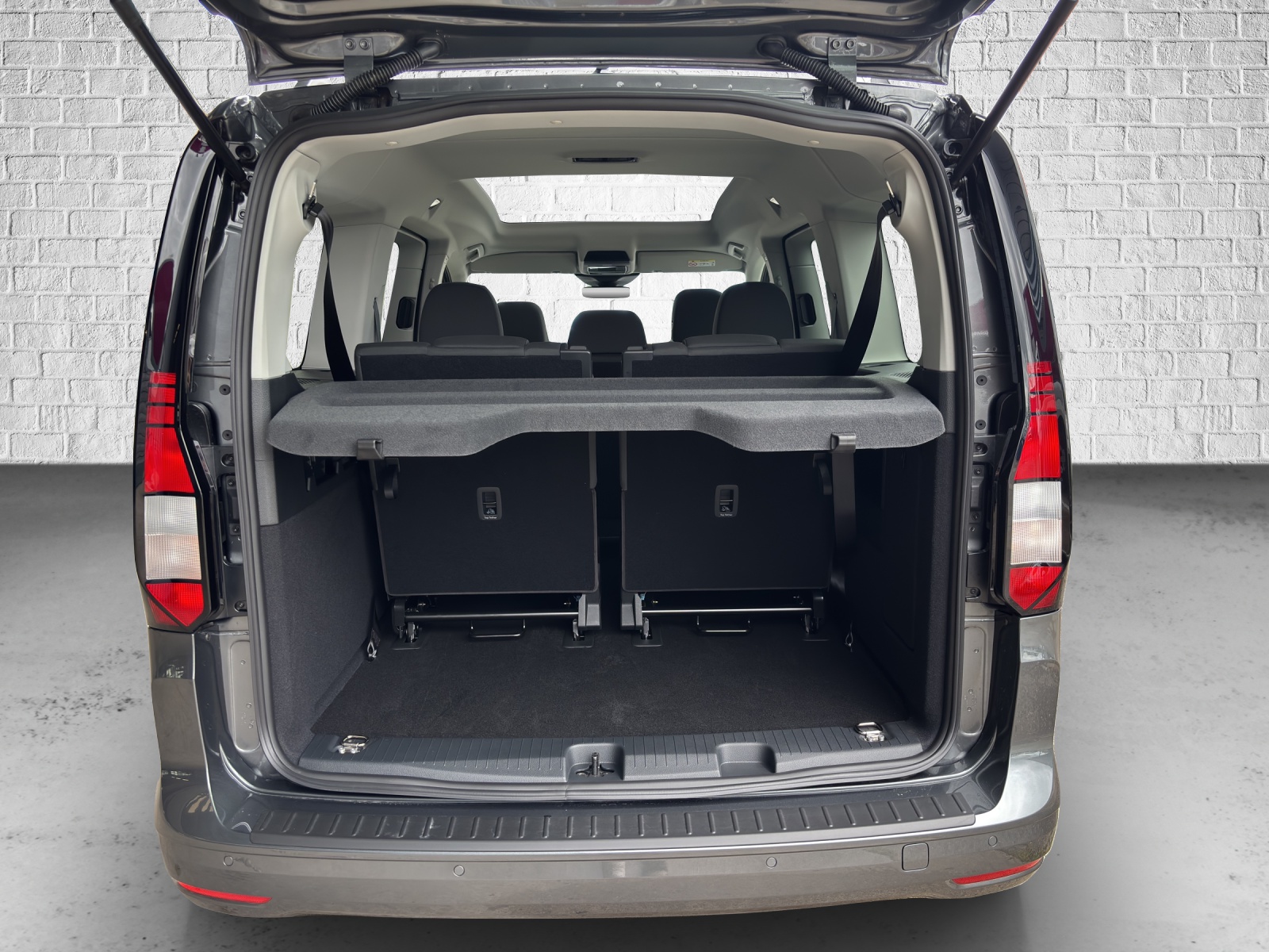 VW Caddy Maxi 2.0 TDI 4Motion-image-16