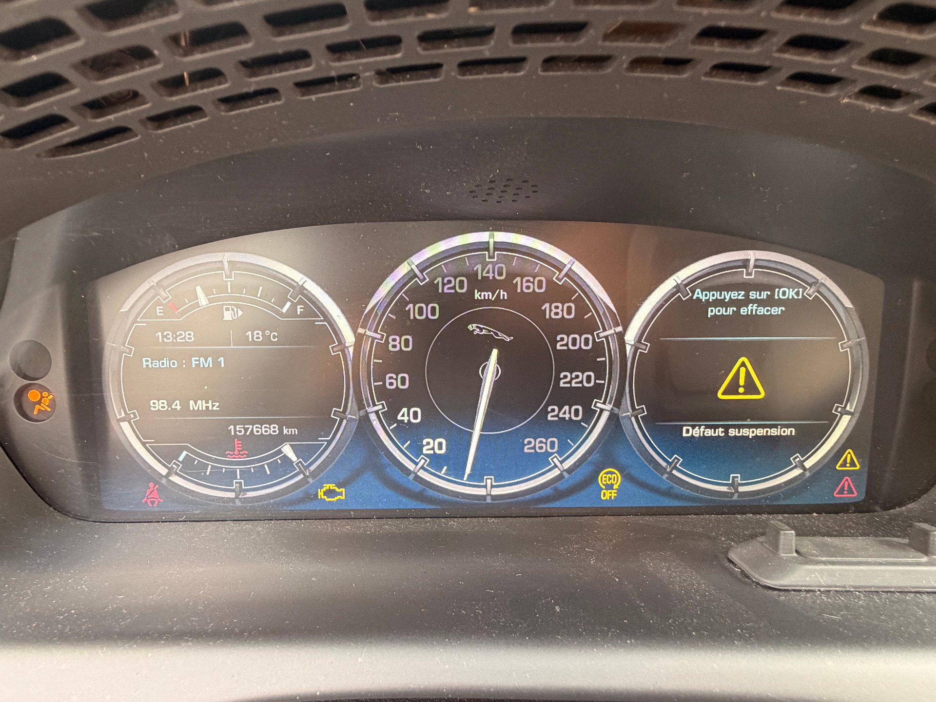 JAGUAR XJ 3.0 V6 S/C Premium Luxury Automatic AWD-image-30