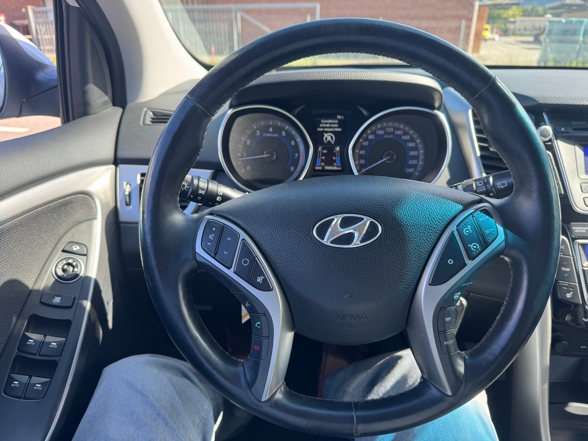 HYUNDAI i30 Wagon 1.6 GDI Vertex-image-10