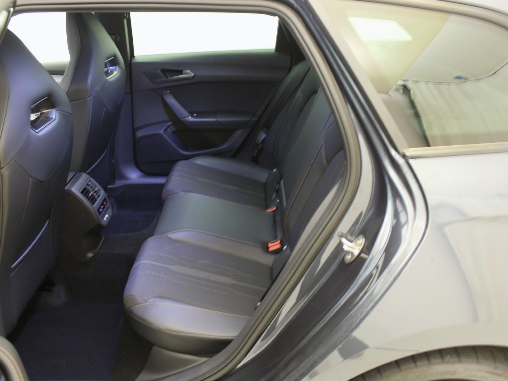 CUPRA Leon ST 1.5 eTSI ACT DSG-image-13