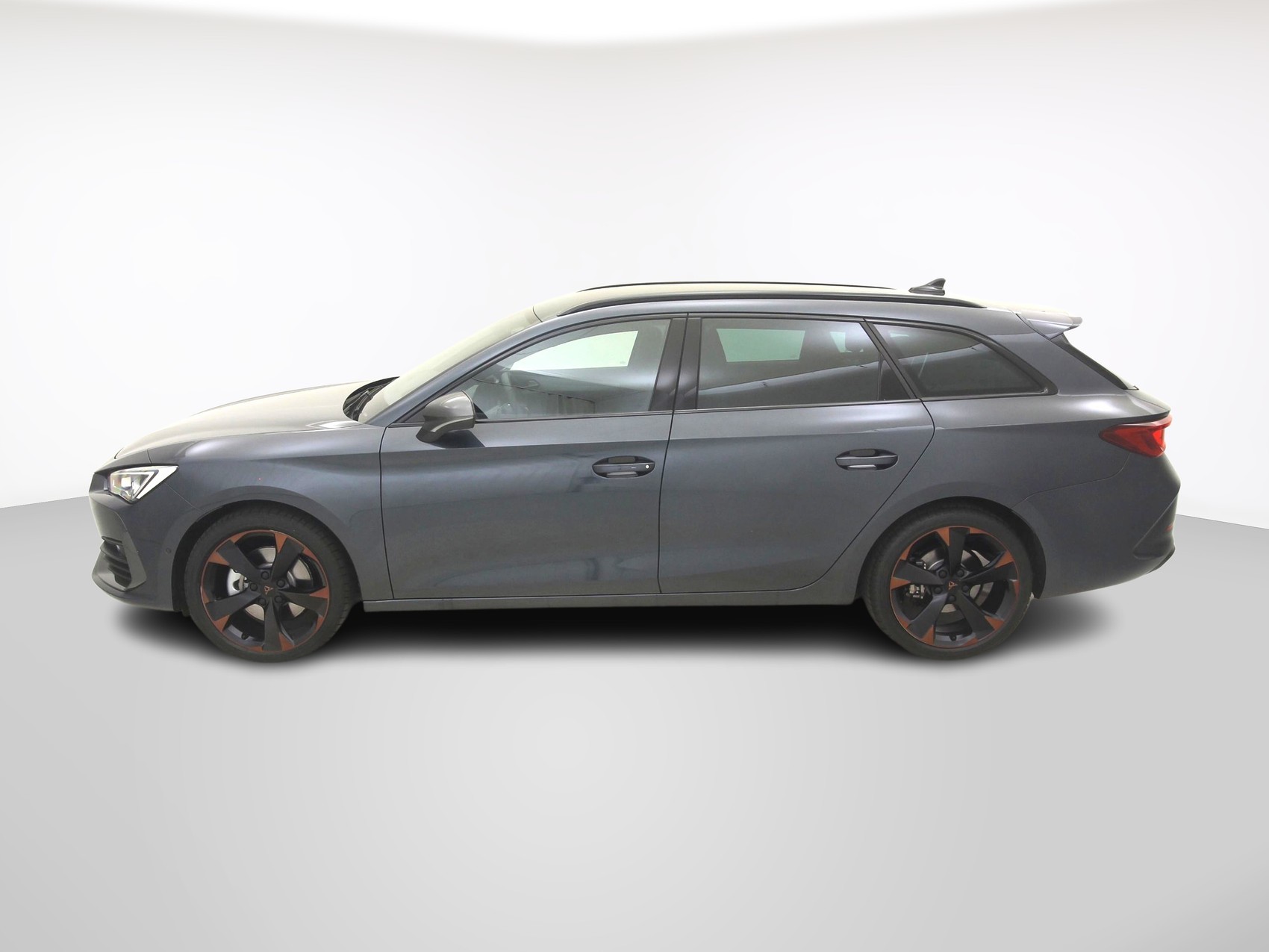 CUPRA Leon ST 1.5 eTSI ACT DSG-image-1