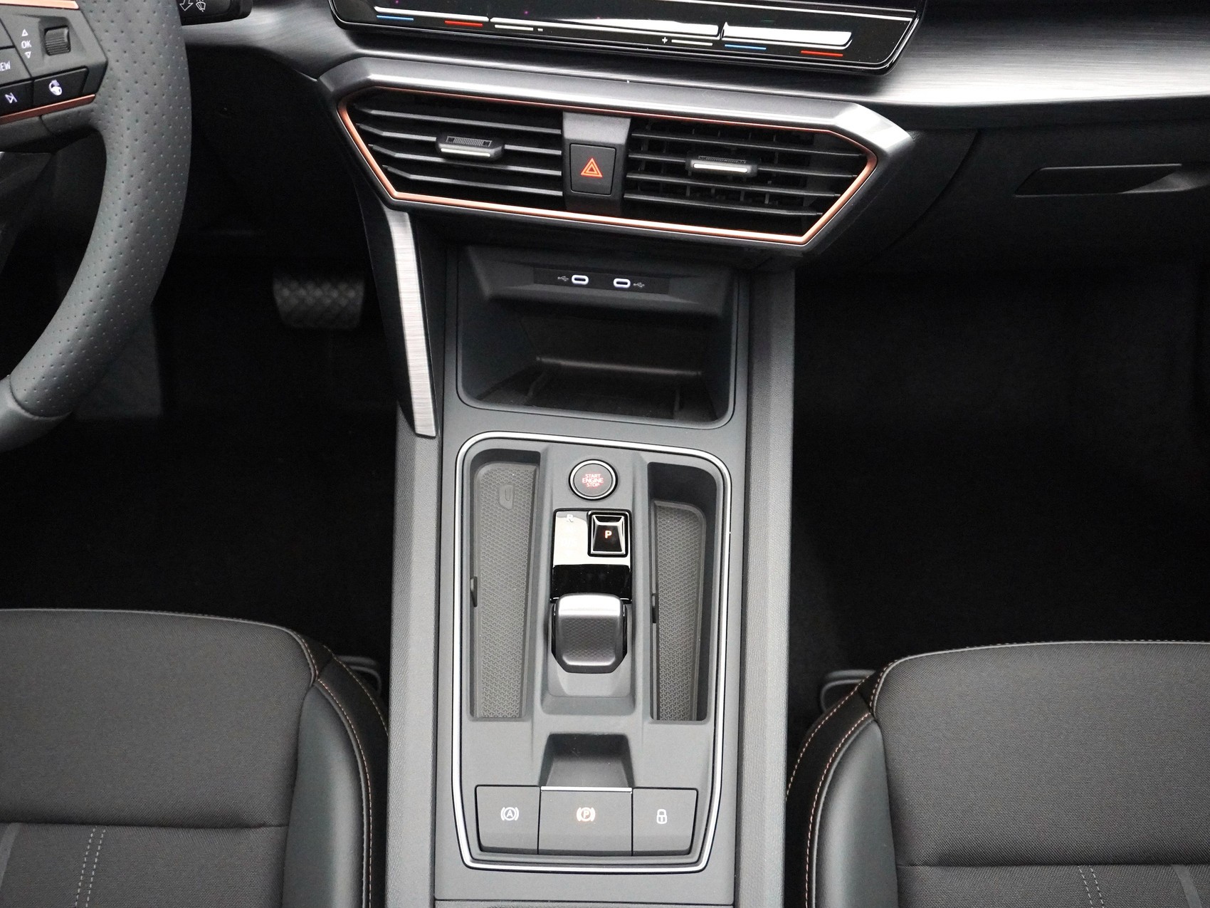 CUPRA Leon ST 1.5 eTSI ACT DSG-image-17