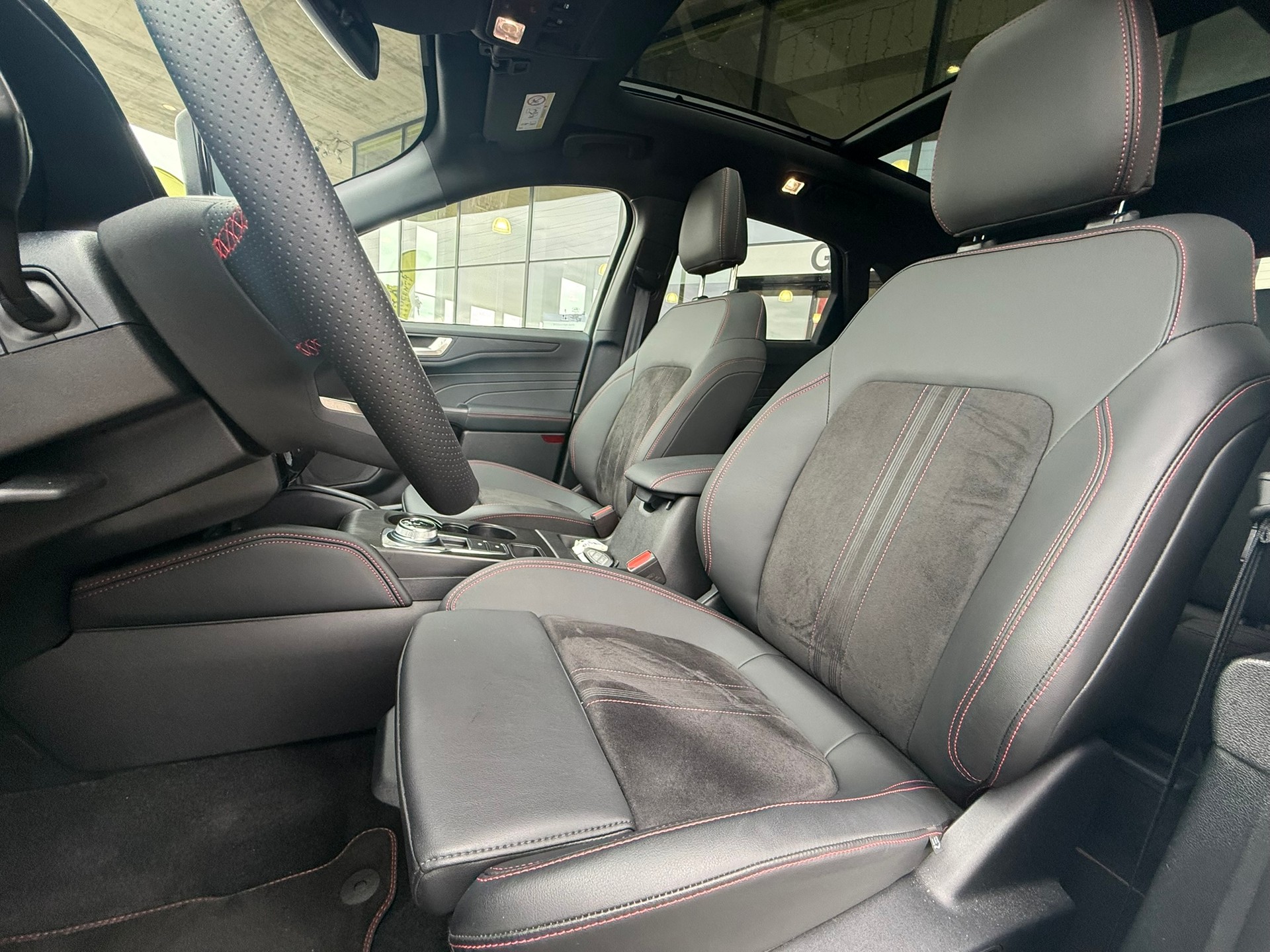 FORD Kuga 2.5 PHEV ST-Line X FWD-image-6