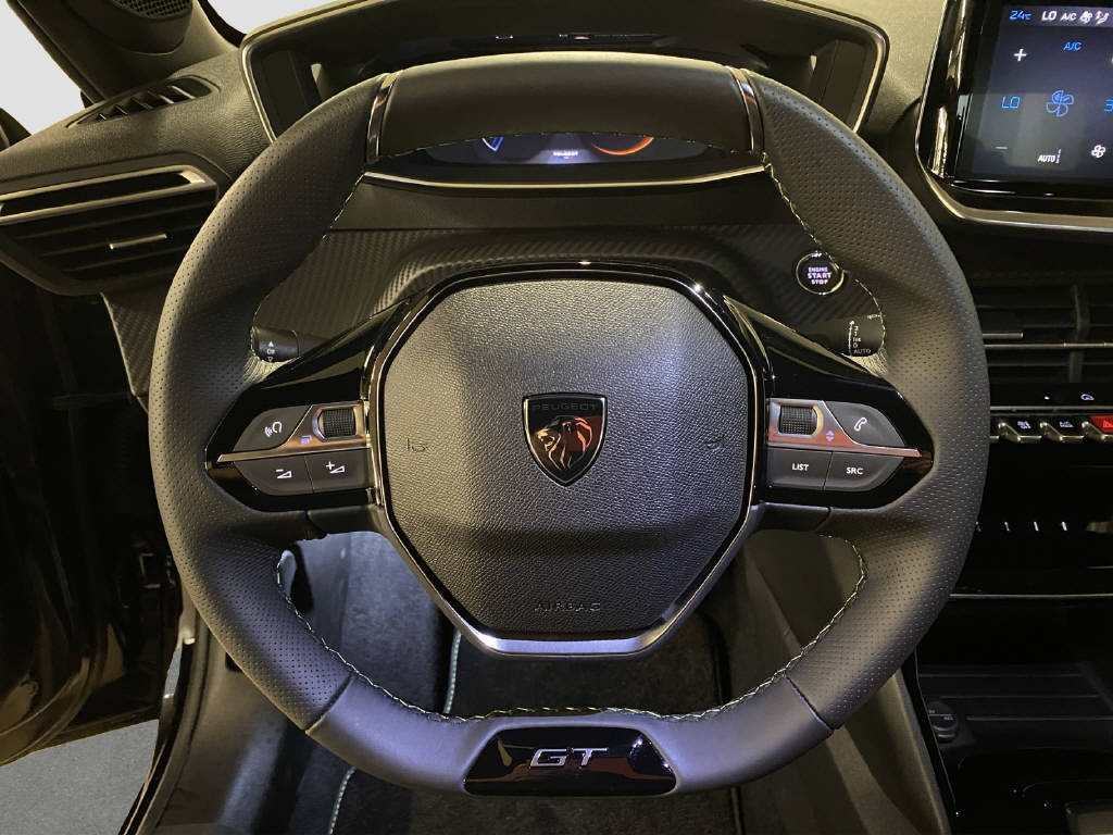 PEUGEOT 208 1.2 Hybrid 145 GT-image-7