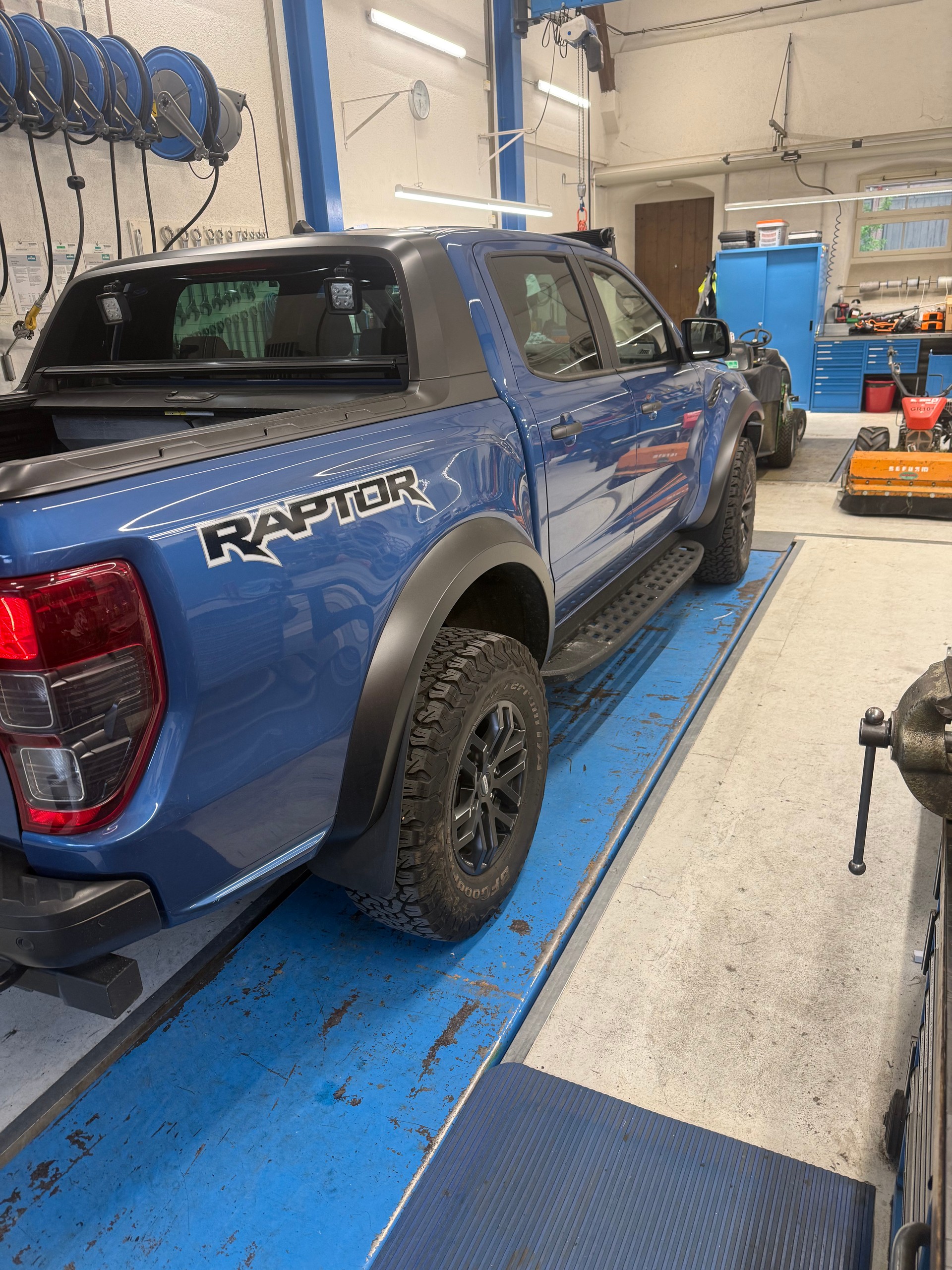 FORD Ranger raptor-image-1