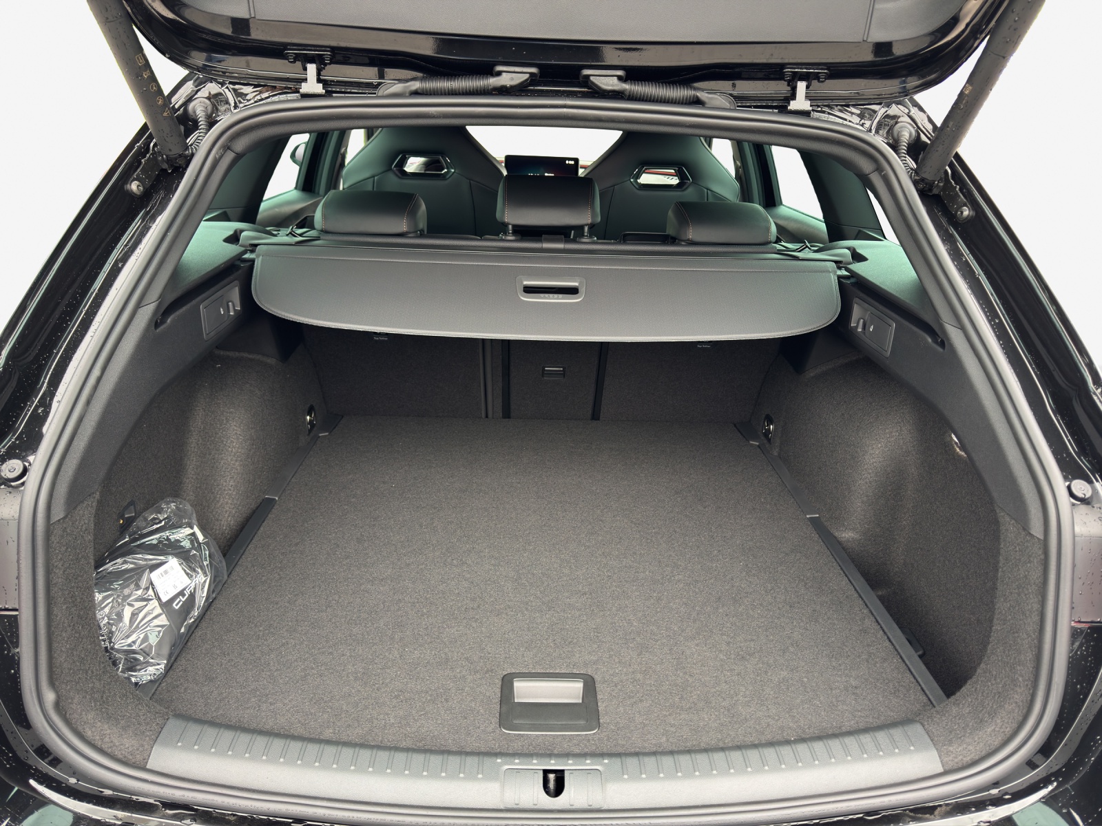 CUPRA LEON ST 1.5 eTSI Prime Edition DSG-image-12